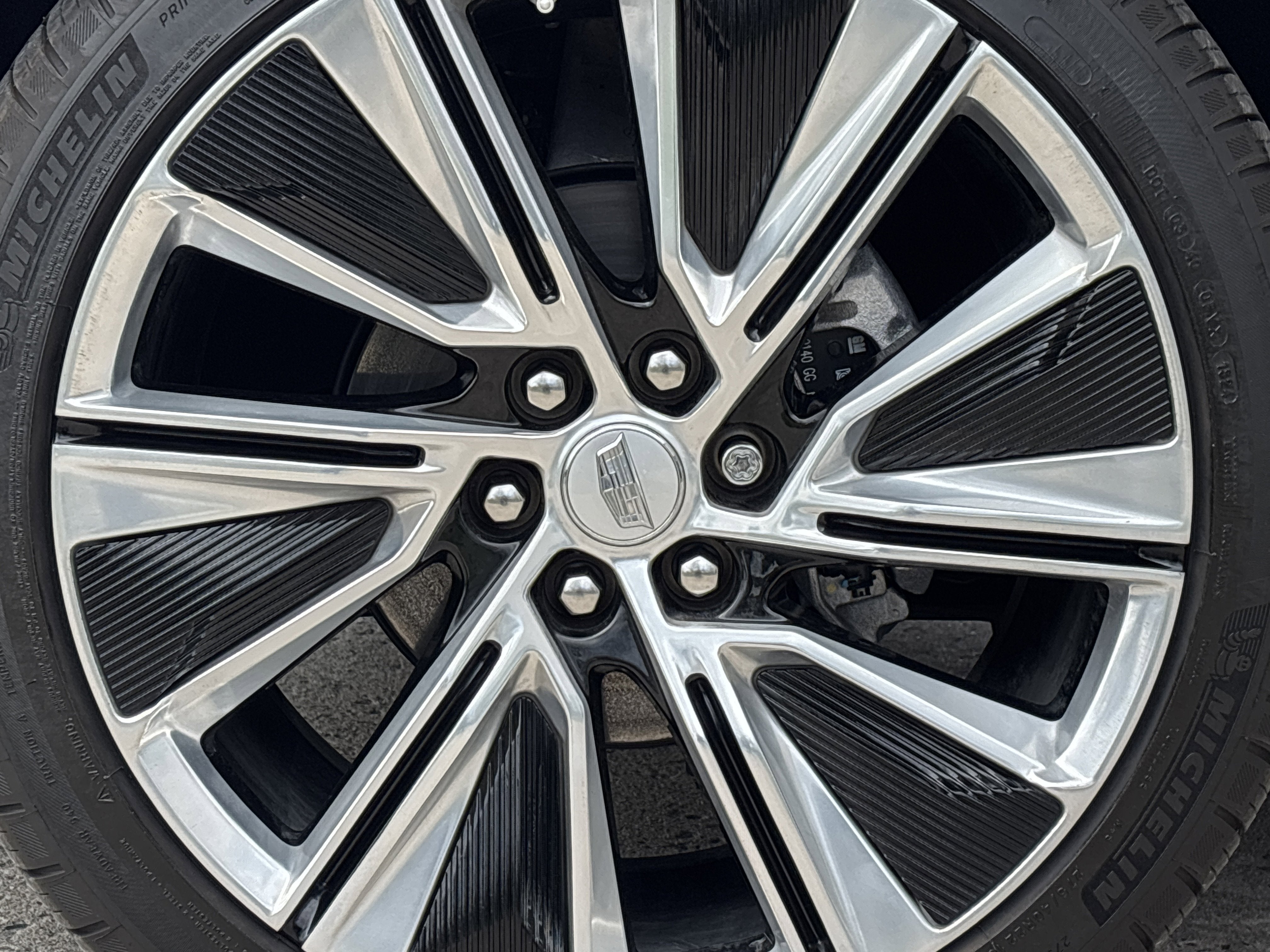 2025 Cadillac LYRIQ Luxury 3