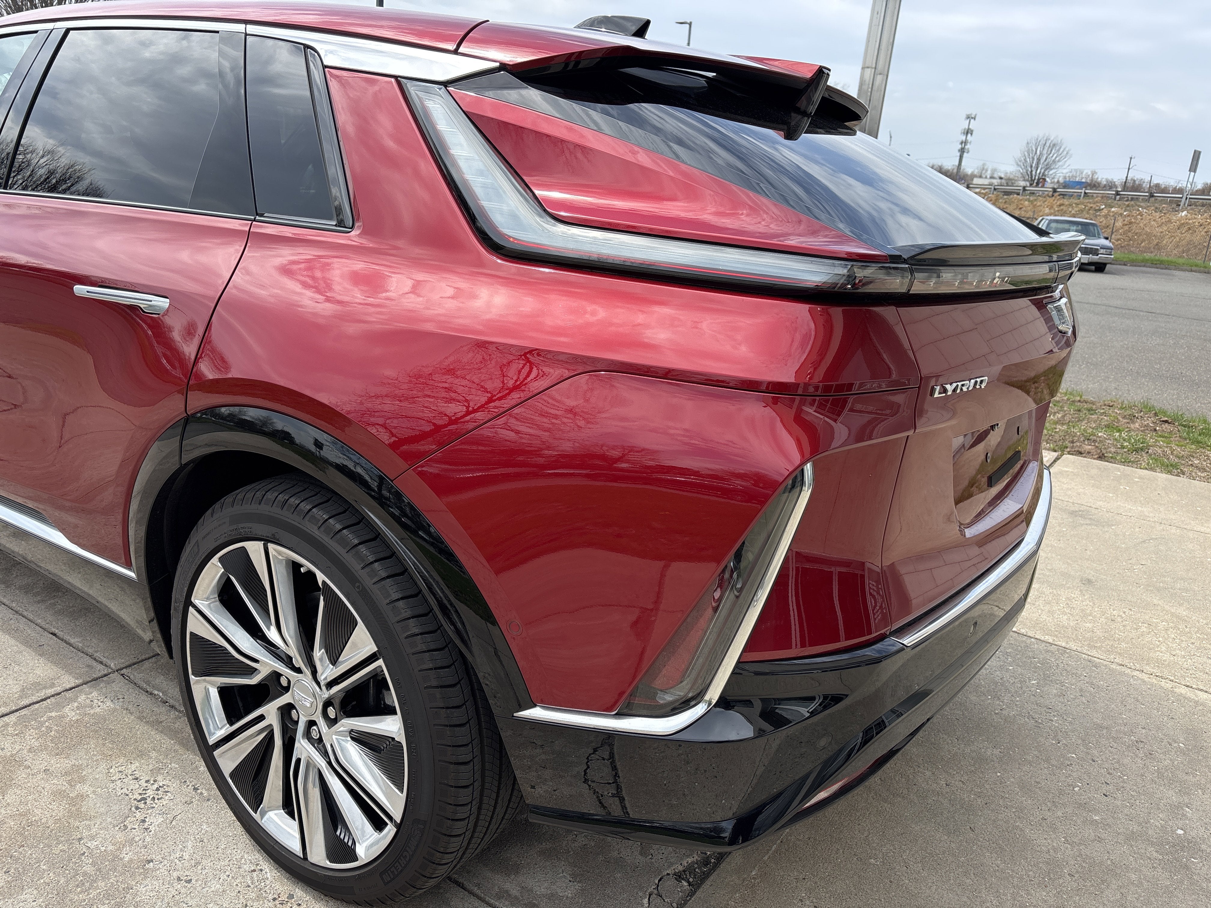 2025 Cadillac LYRIQ Luxury 3