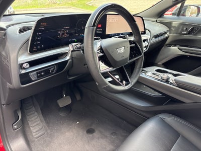 2025 Cadillac LYRIQ Luxury 3