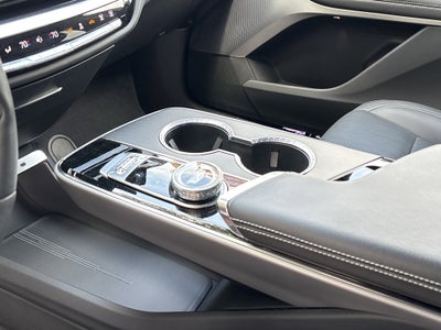 2025 Cadillac LYRIQ Luxury 3