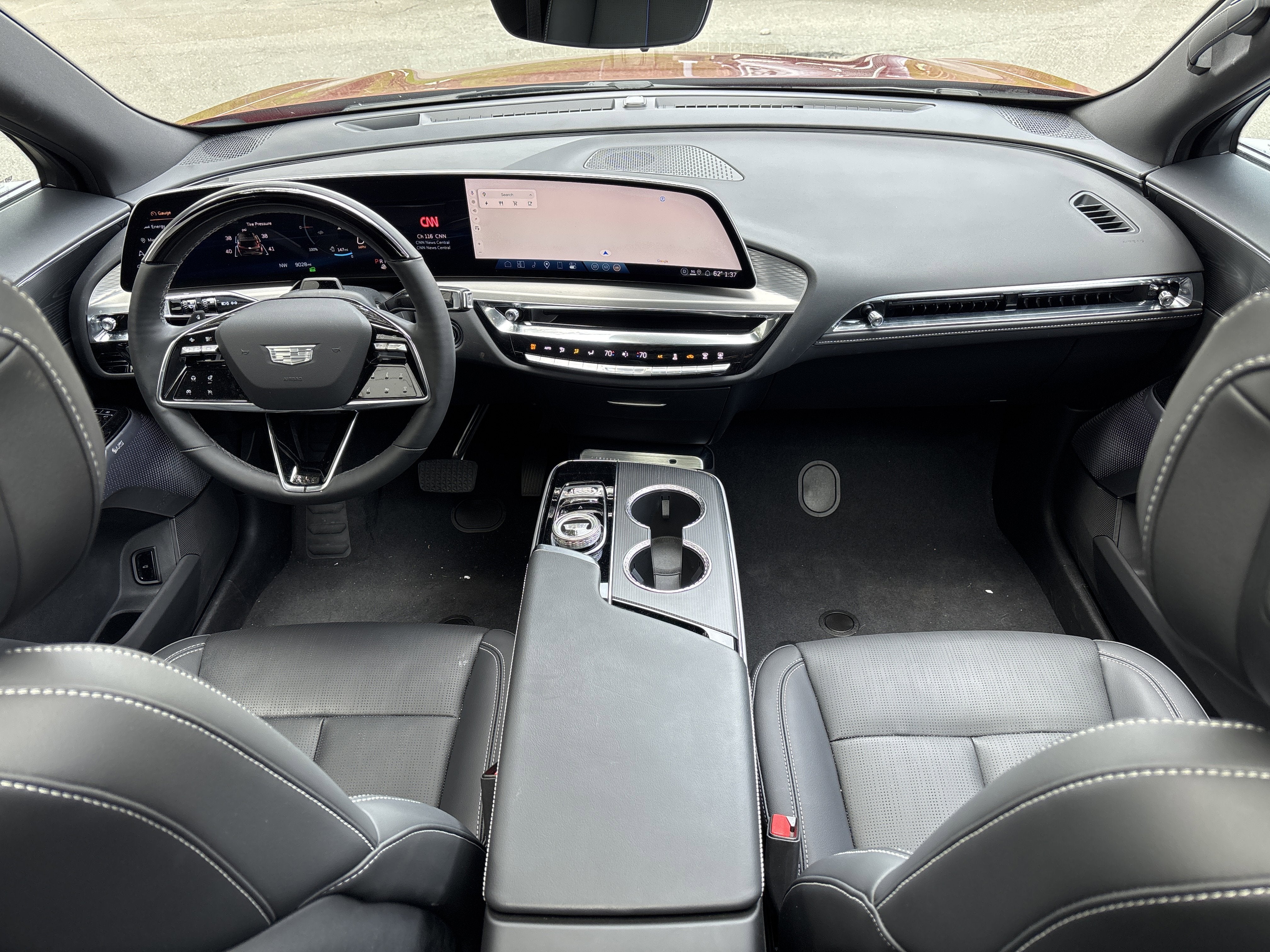 2025 Cadillac LYRIQ Luxury 3