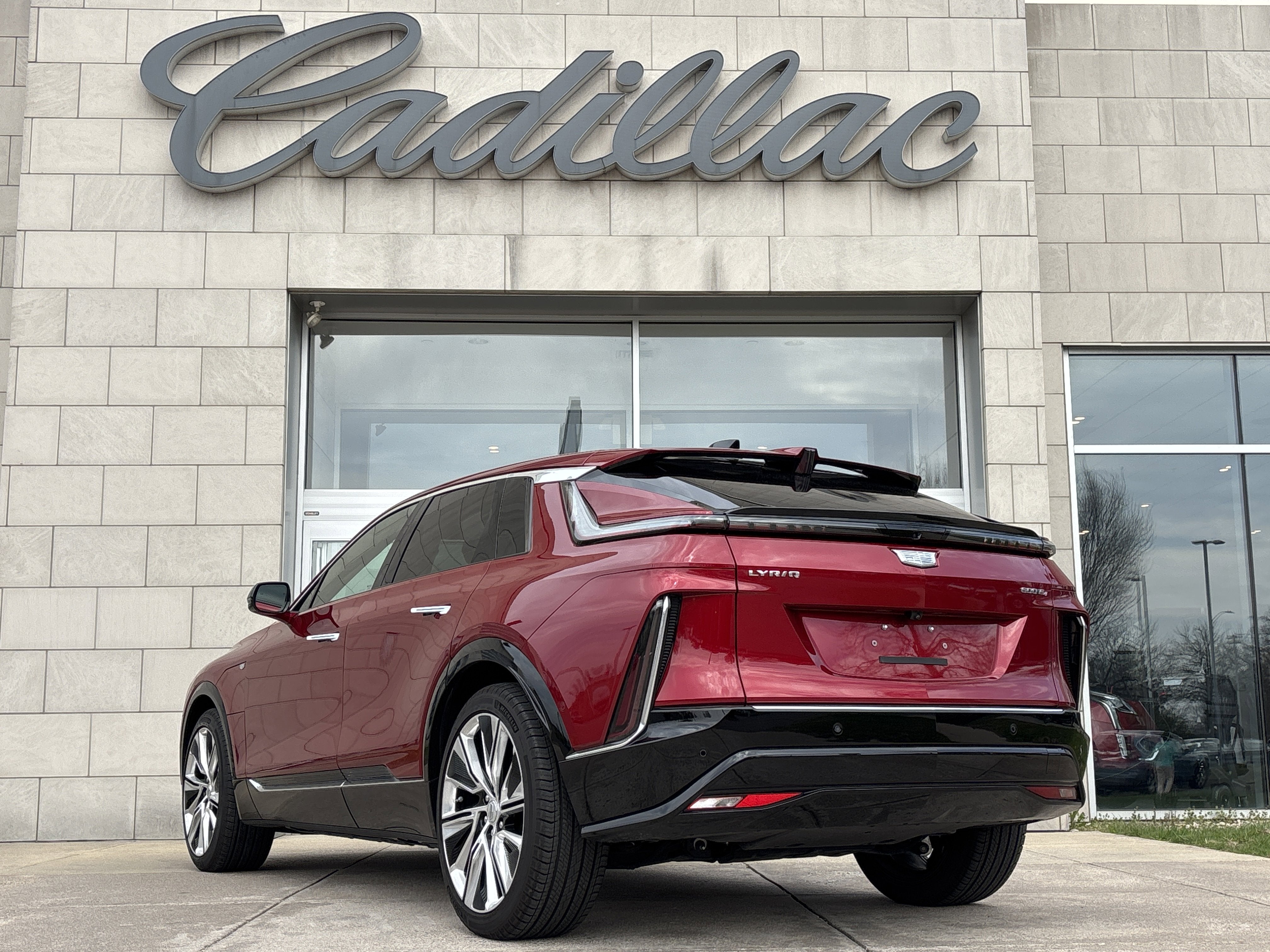 2025 Cadillac LYRIQ Luxury 3