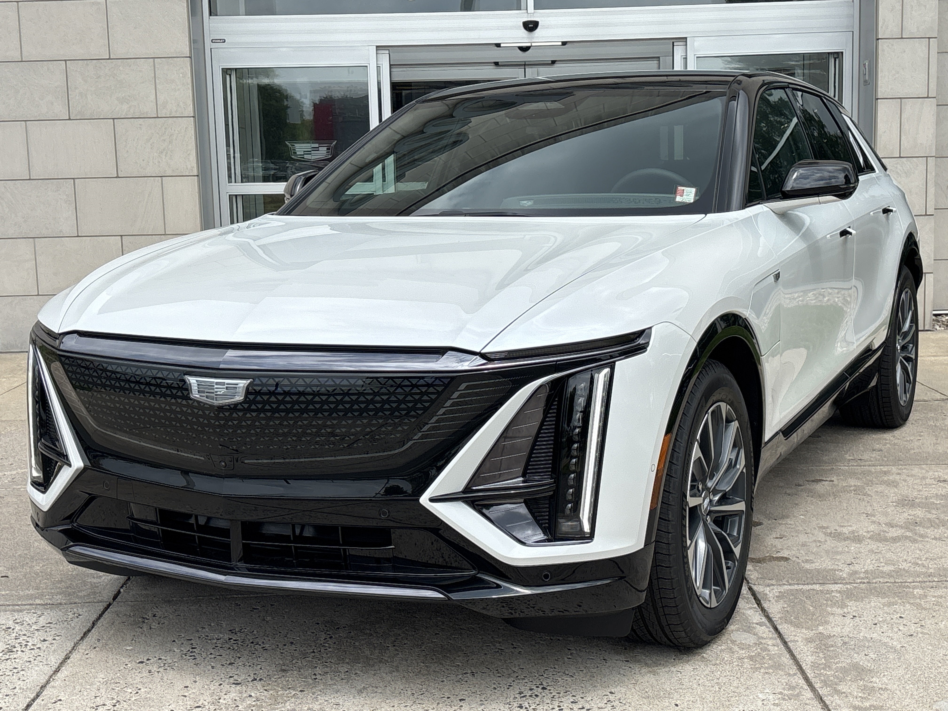 2025 Cadillac LYRIQ Sport 1