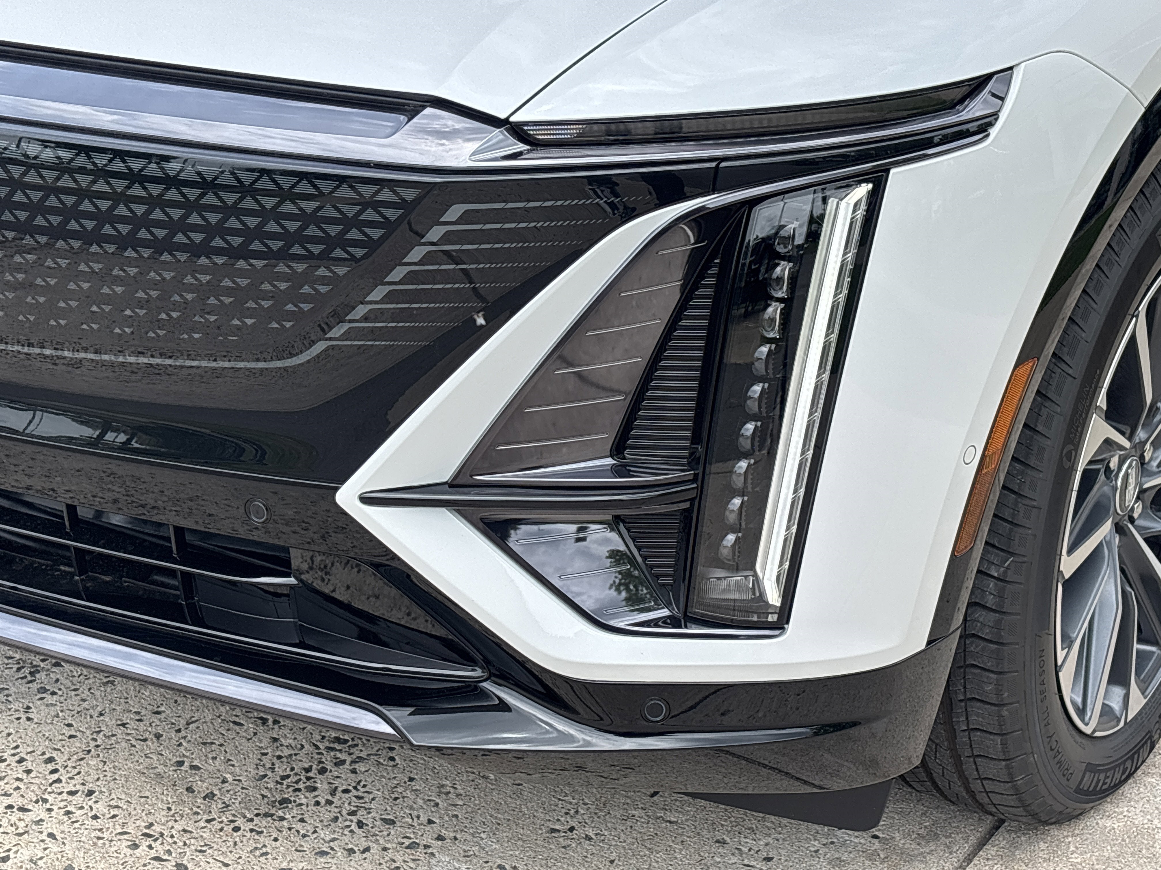 2025 Cadillac LYRIQ Sport 1