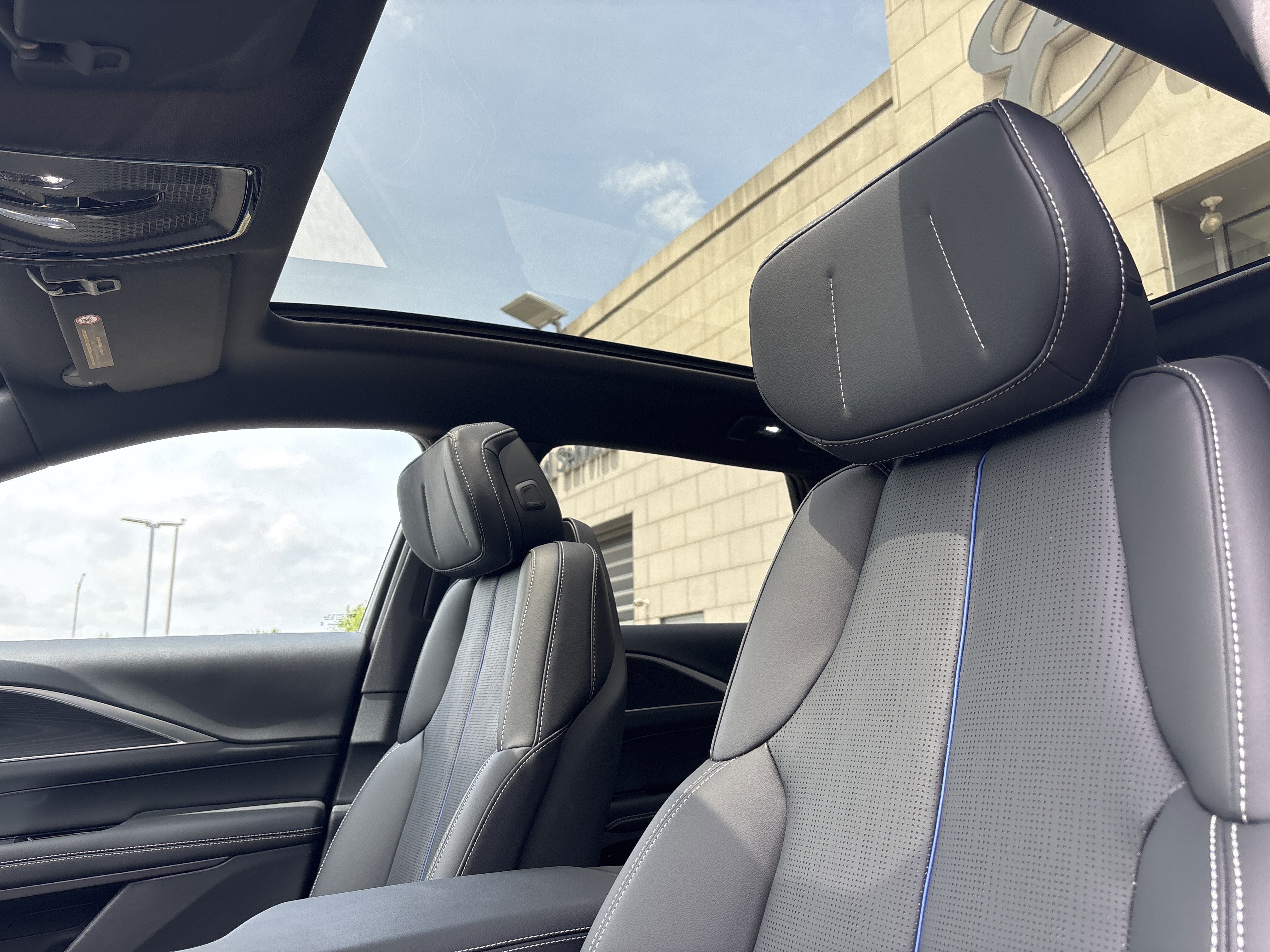 2025 Cadillac LYRIQ Sport 1