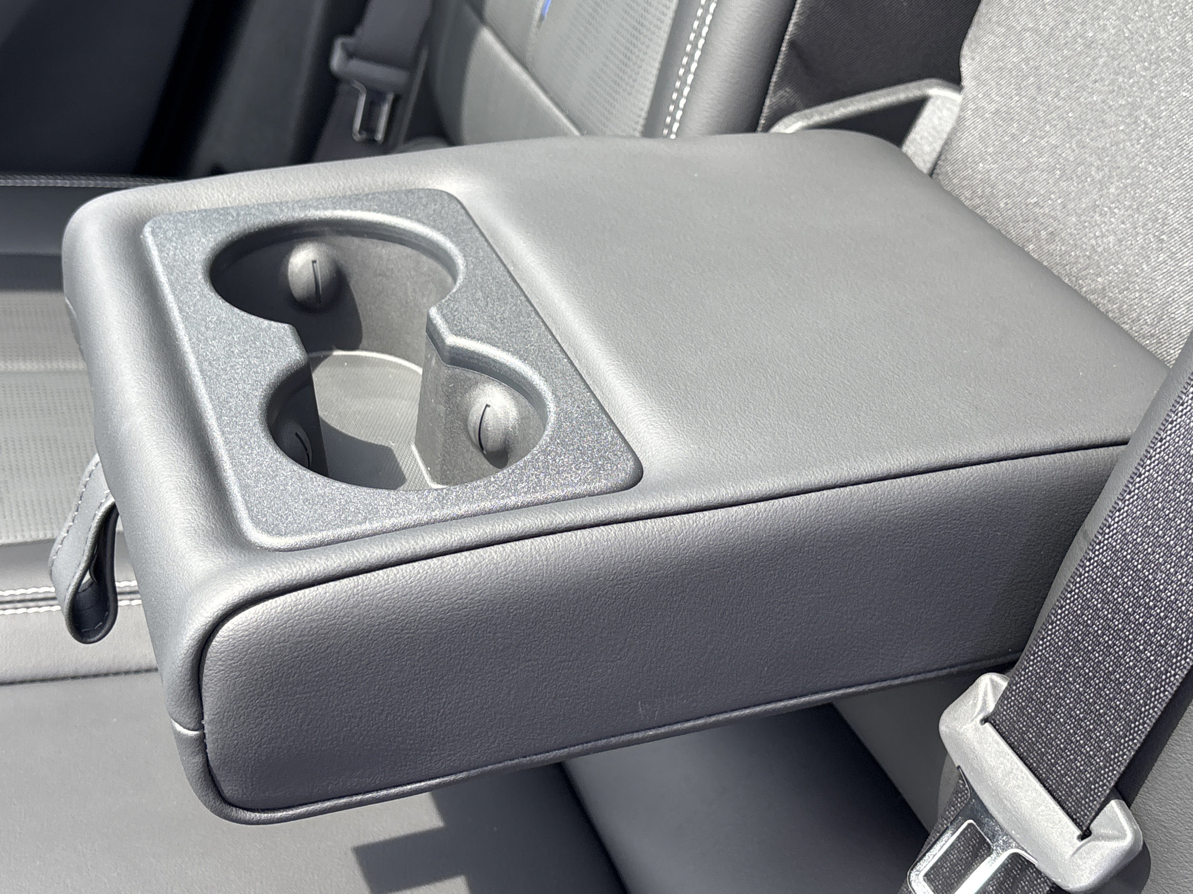 2025 Cadillac LYRIQ Sport 1