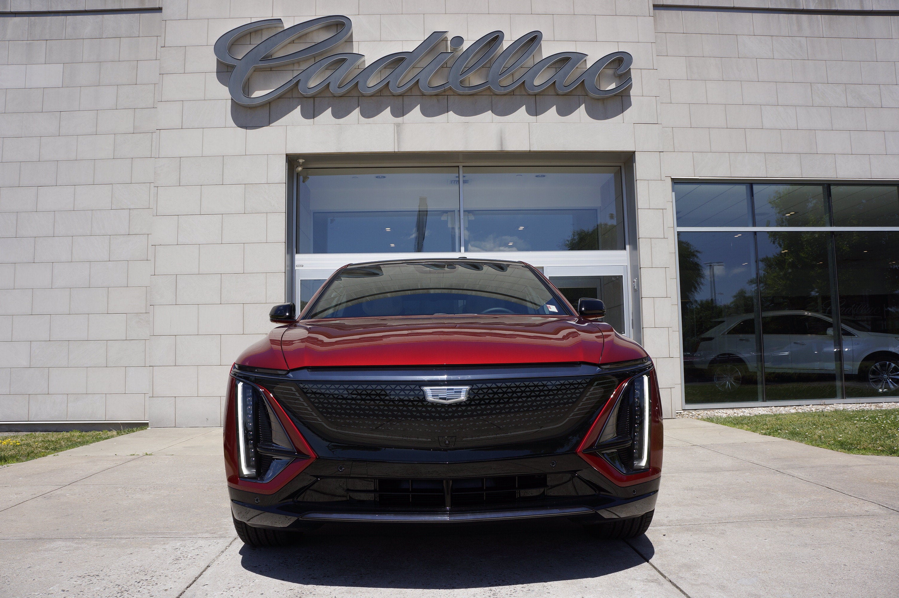 2025 Cadillac LYRIQ Sport 2