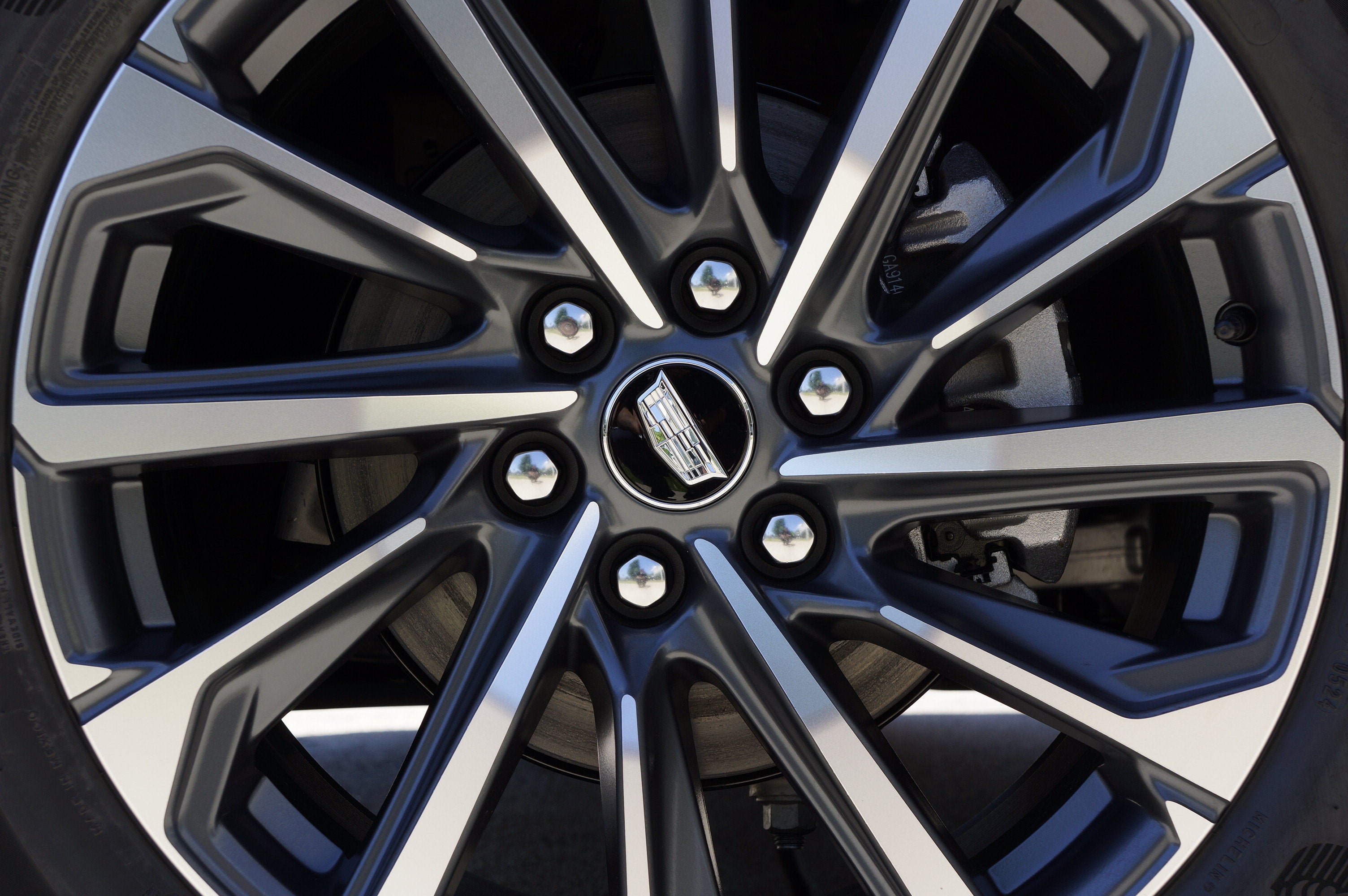 2025 Cadillac LYRIQ Sport 2