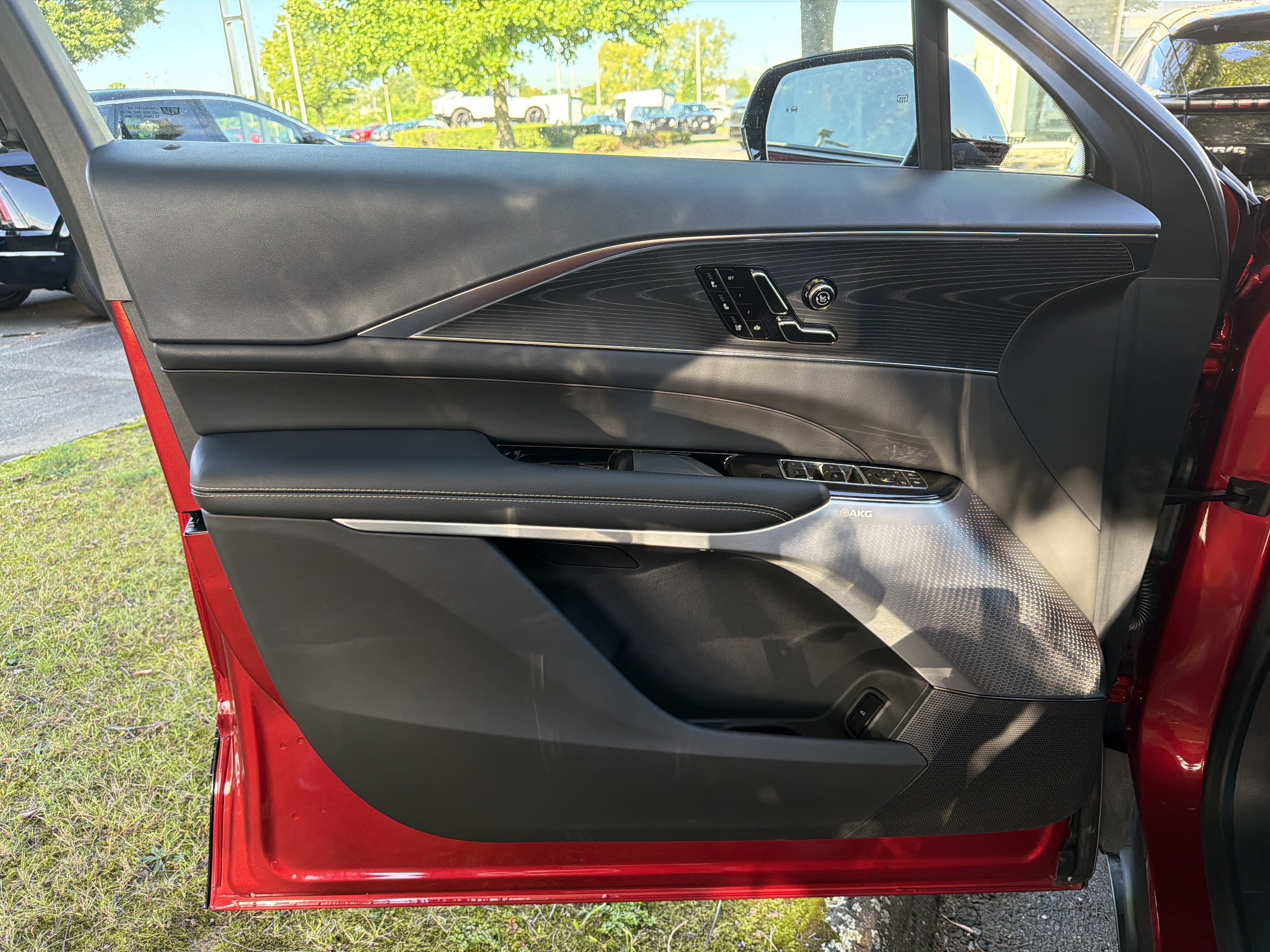 2025 Cadillac LYRIQ Sport 2
