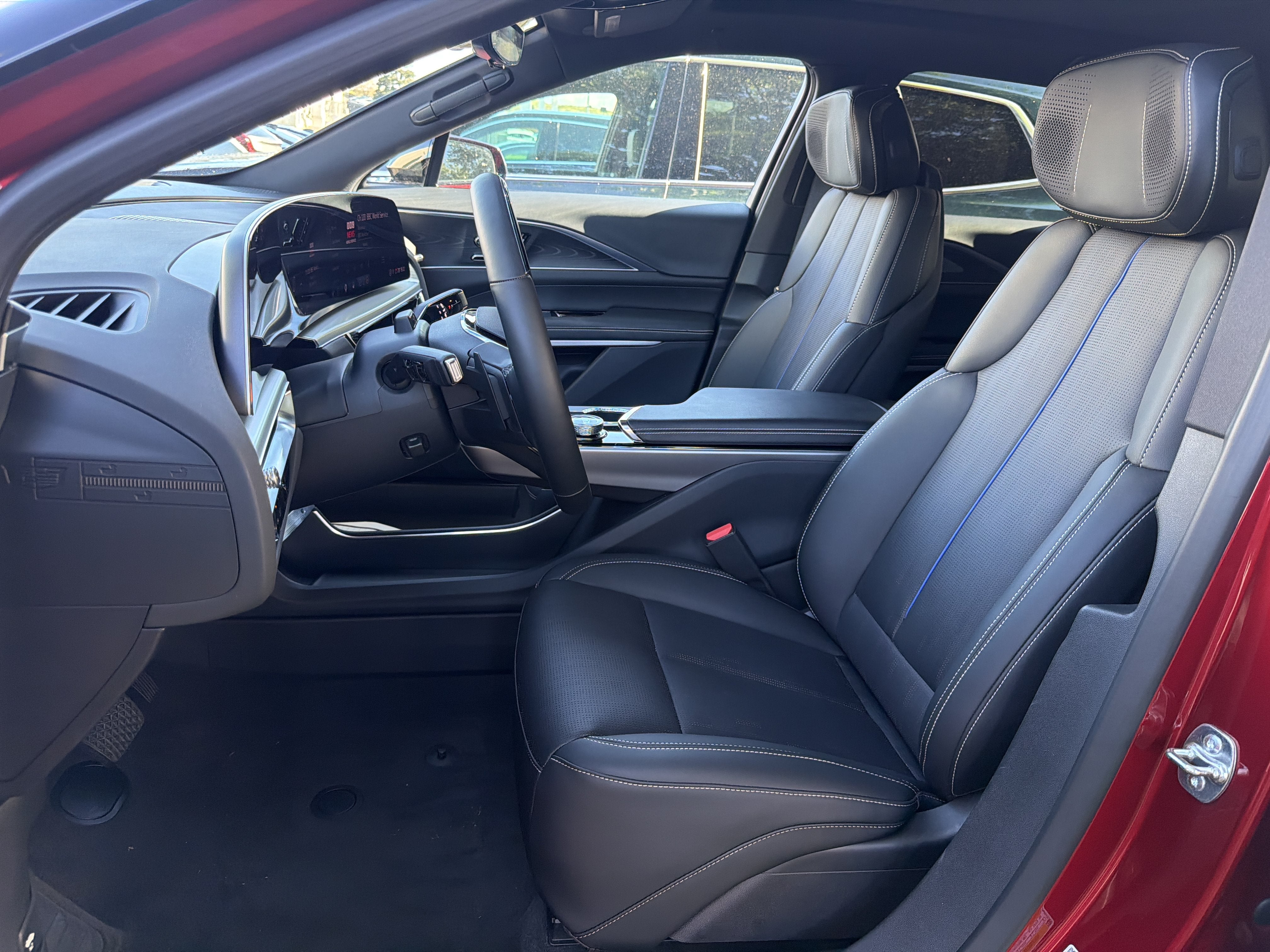 2025 Cadillac LYRIQ Sport 2