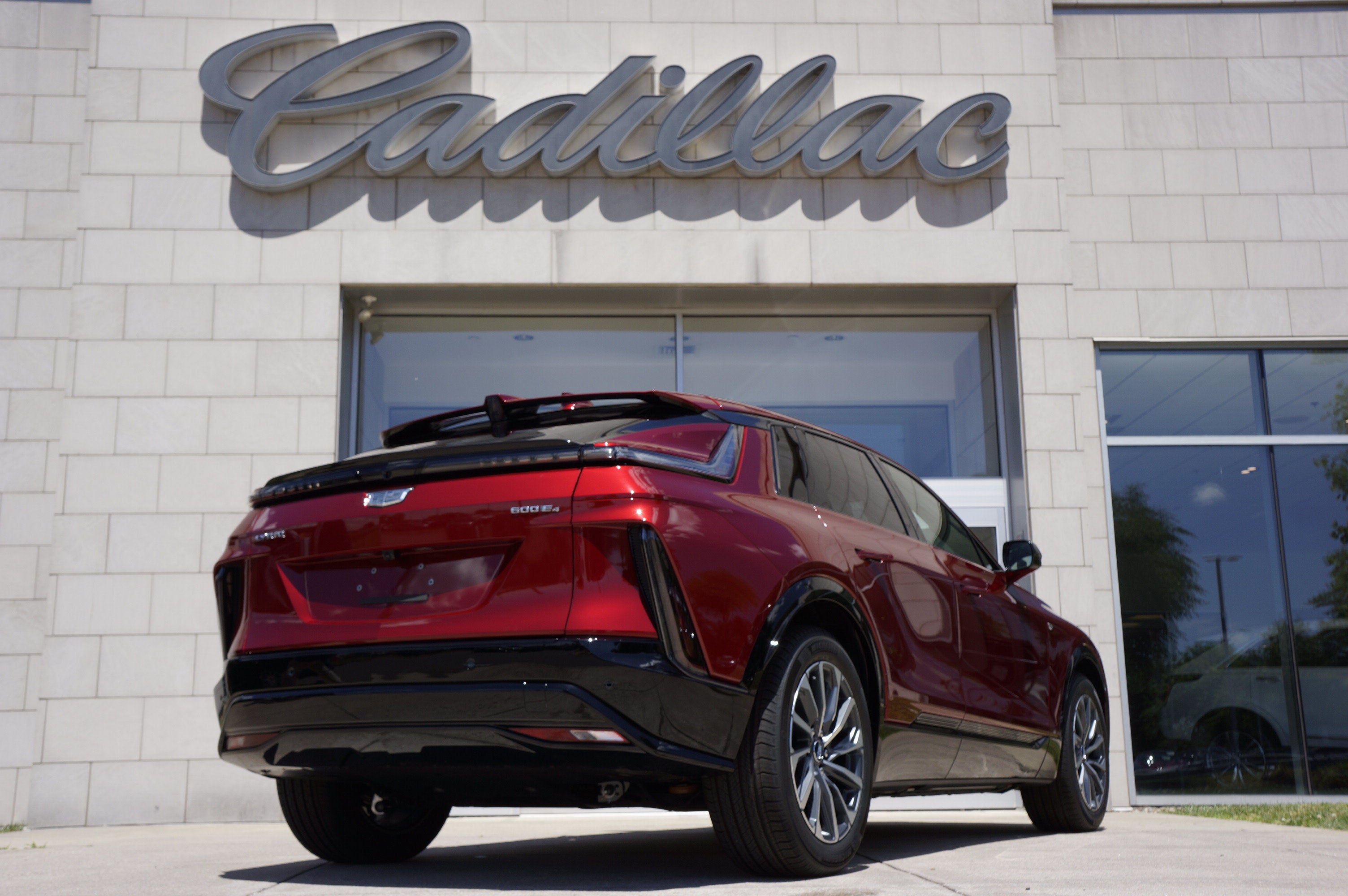 2025 Cadillac LYRIQ Sport 2