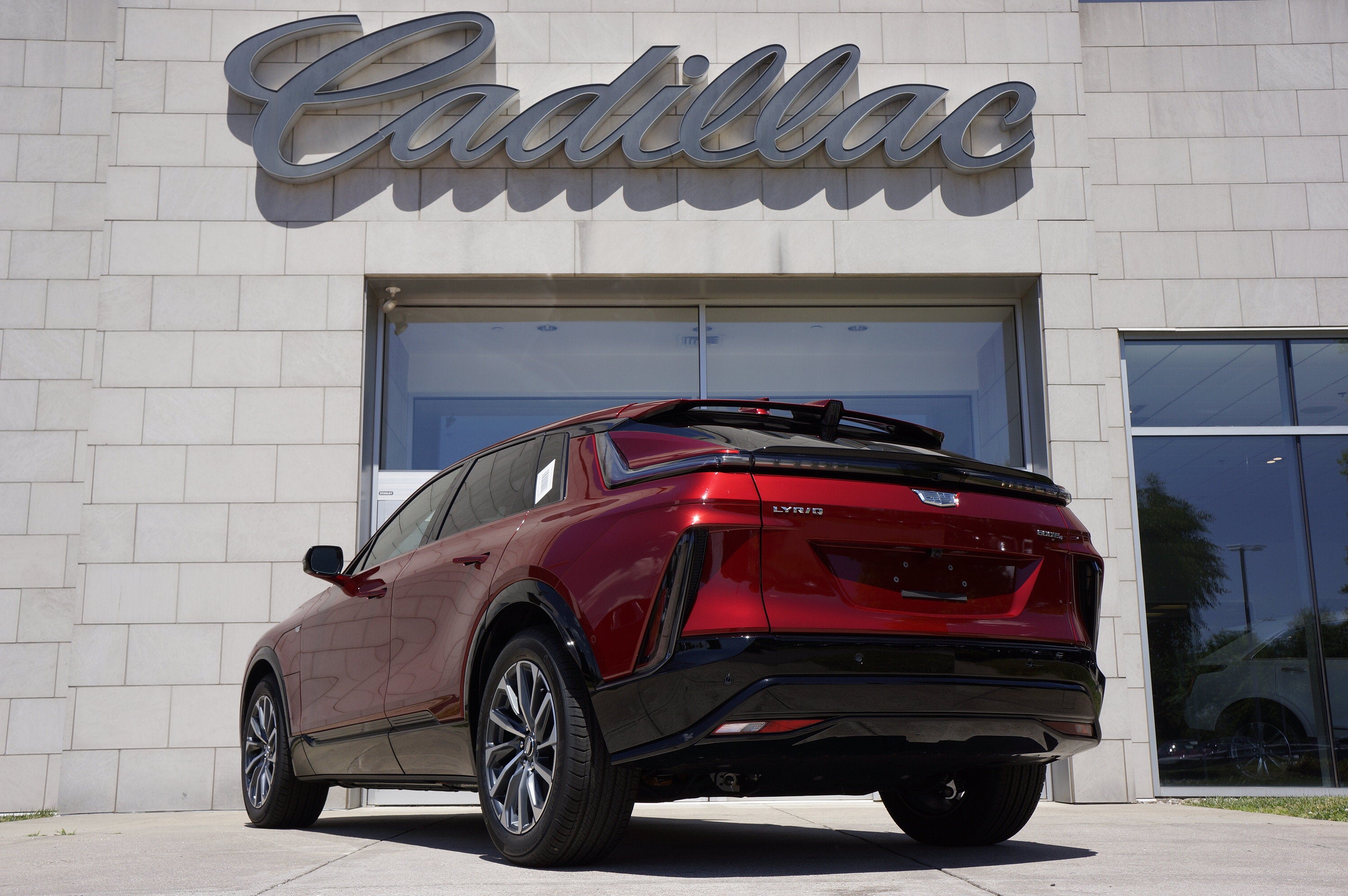 2025 Cadillac LYRIQ Sport 2
