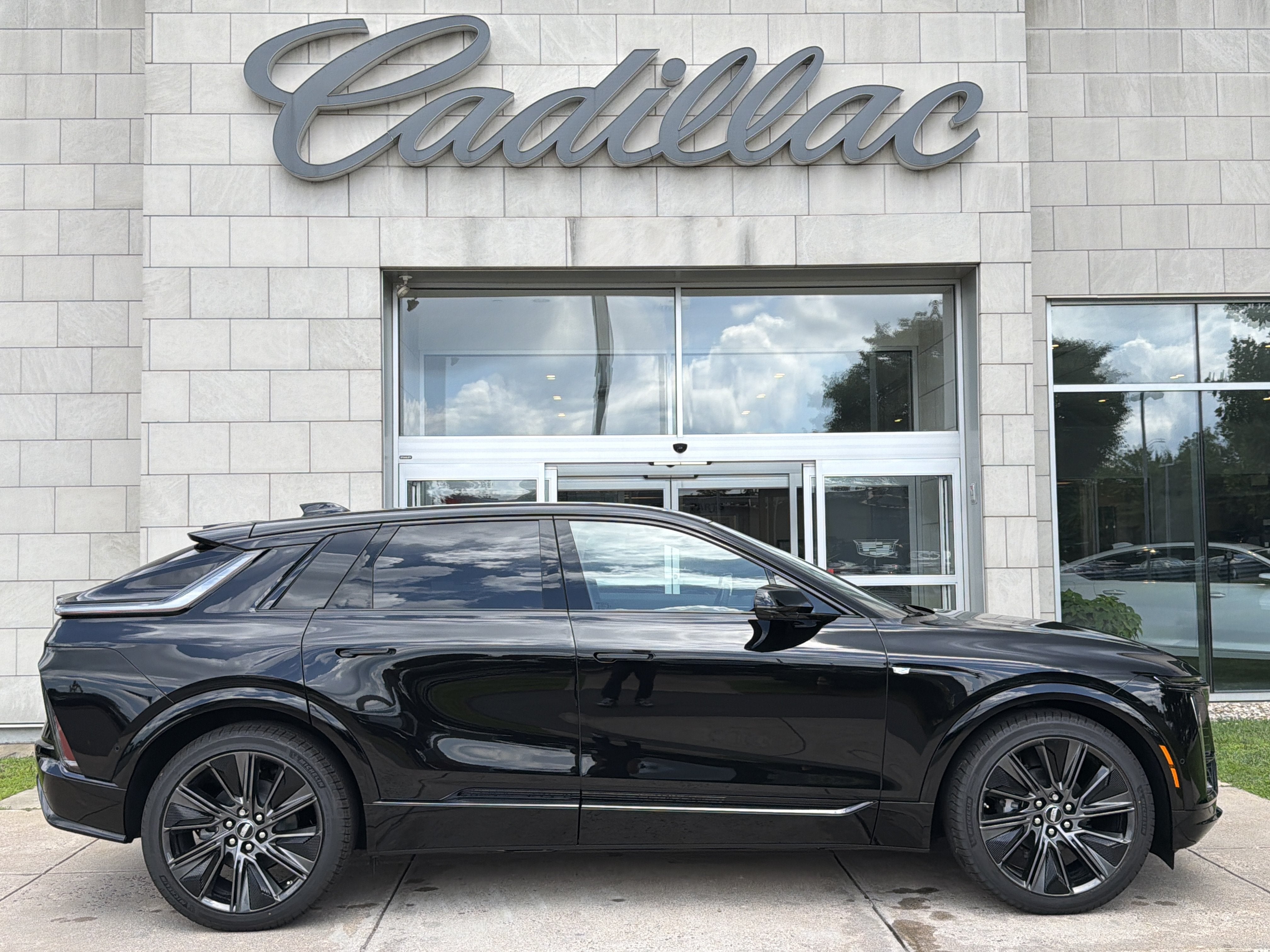 2026 Cadillac LYRIQ Signature Sport