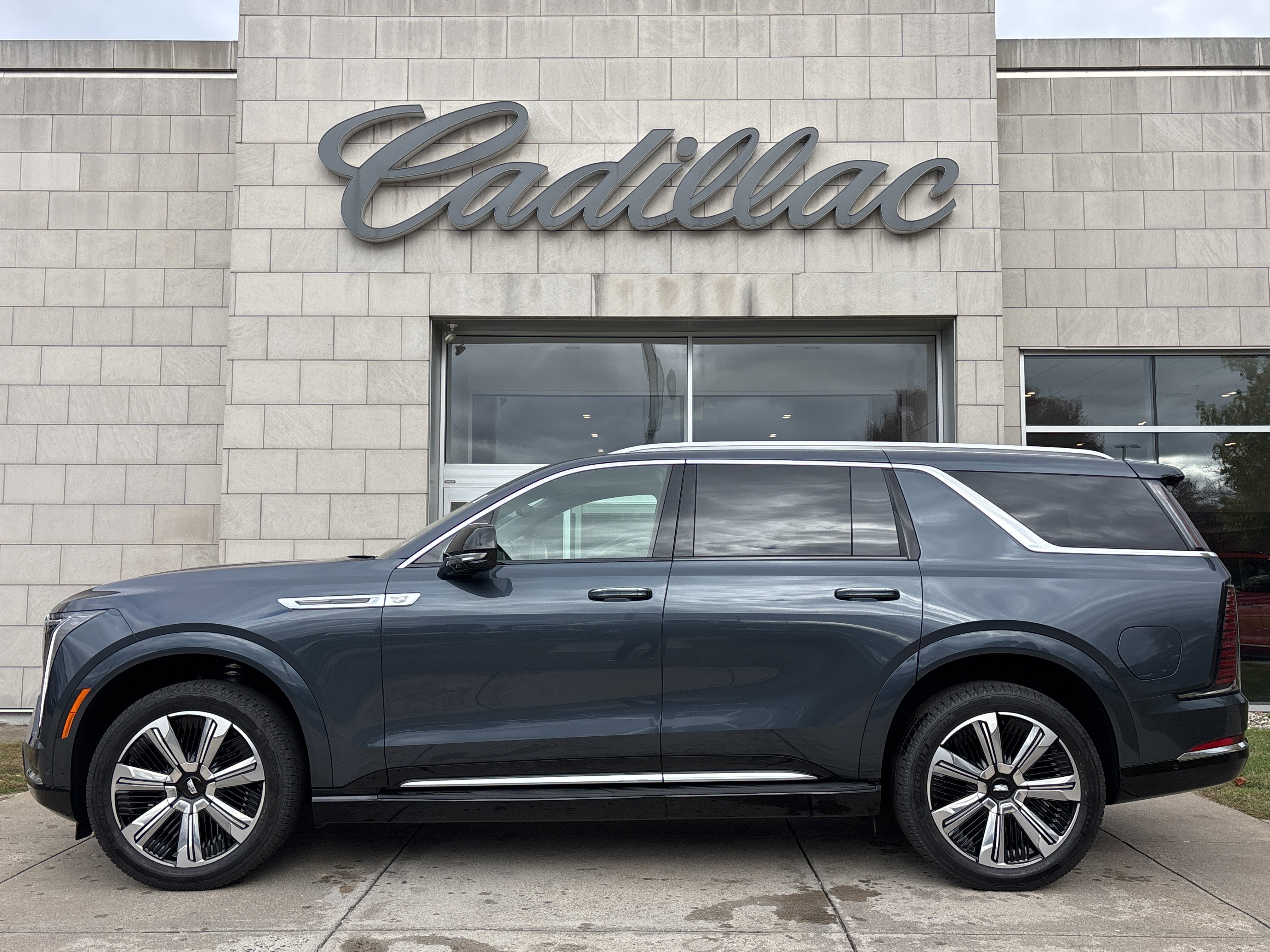 2026 Cadillac ESCALADE IQL Luxury