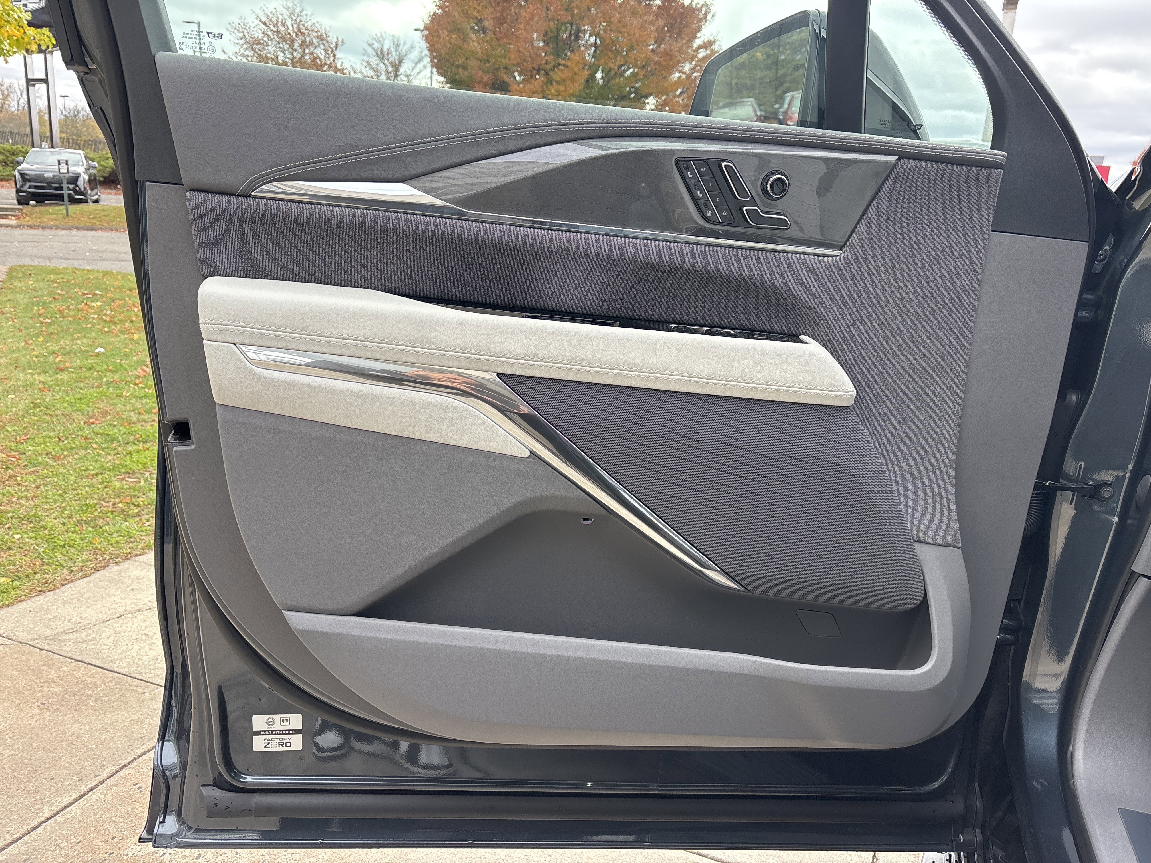 2026 Cadillac ESCALADE IQL Luxury