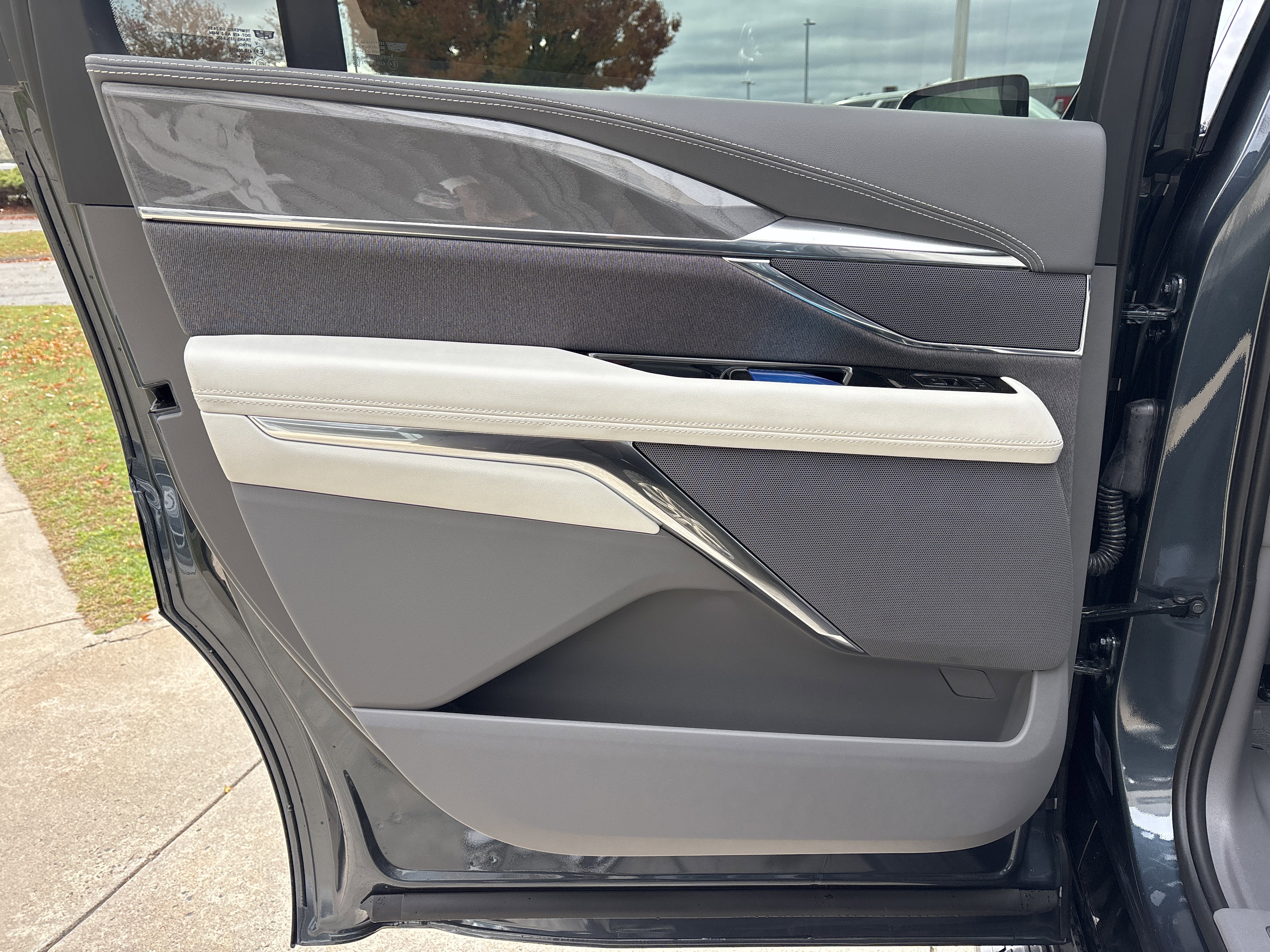 2026 Cadillac ESCALADE IQL Luxury