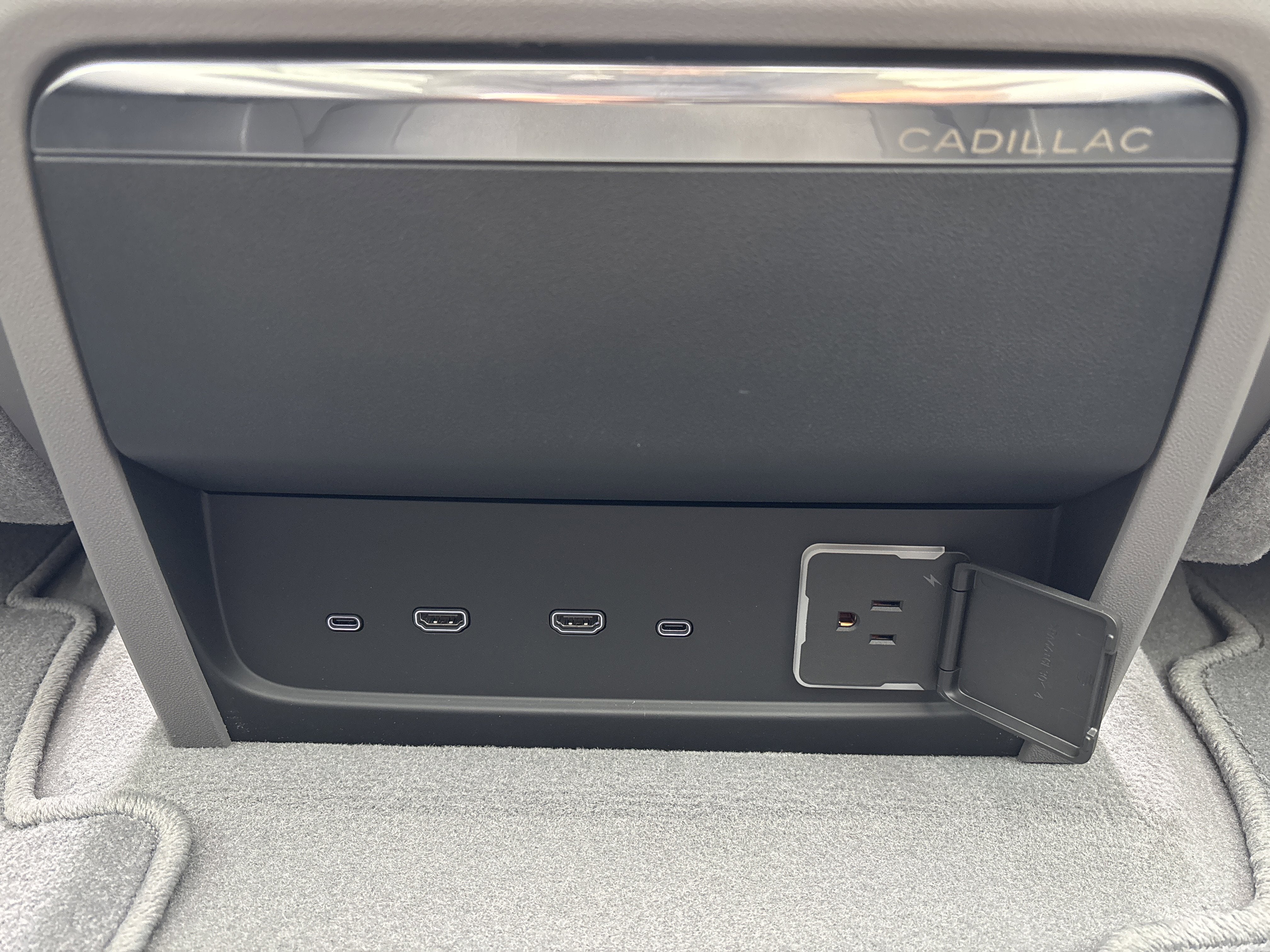 2026 Cadillac ESCALADE IQL Luxury