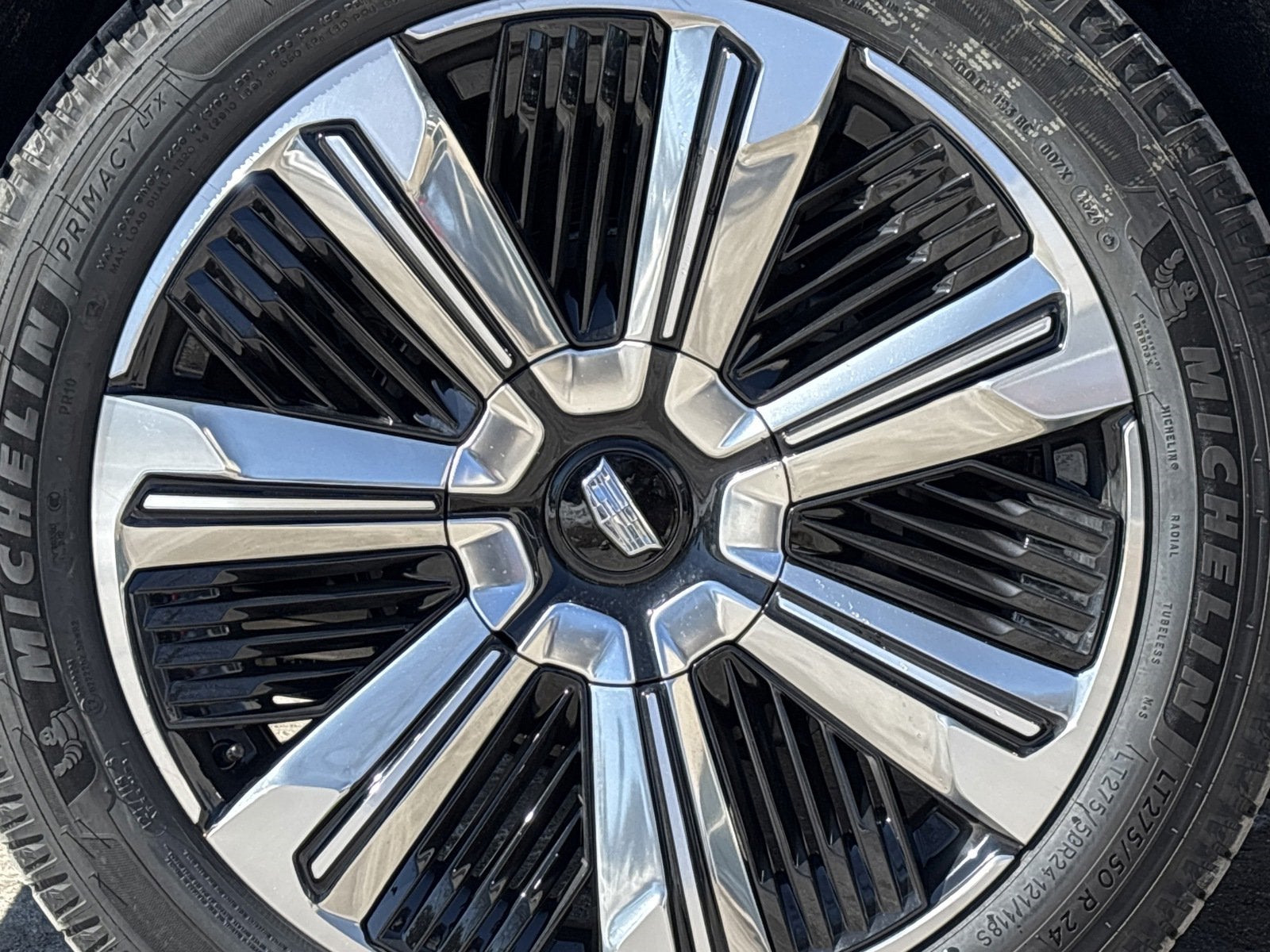 2025 Cadillac ESCALADE IQ Luxury 2