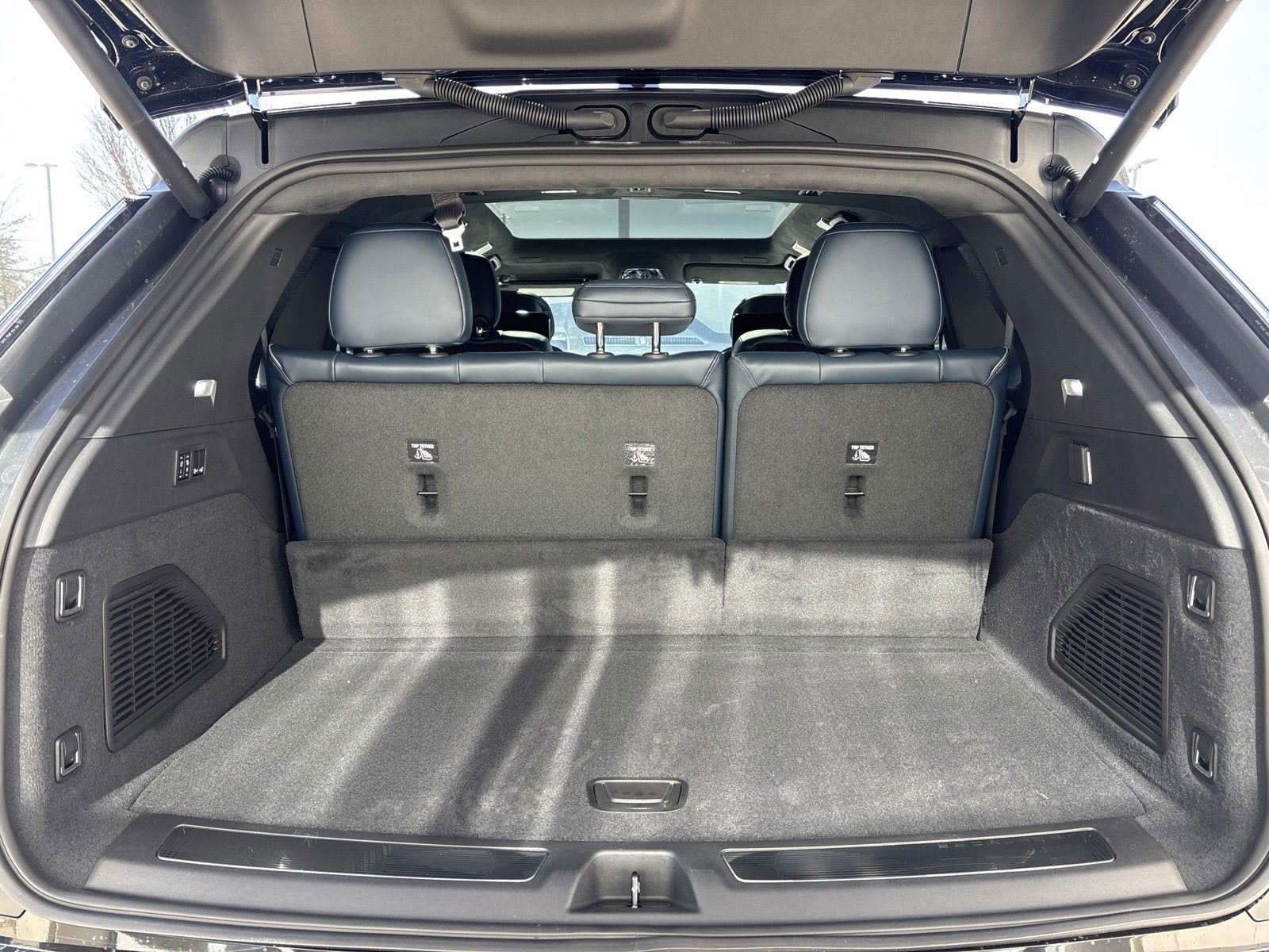 2025 Cadillac ESCALADE IQ Luxury 2