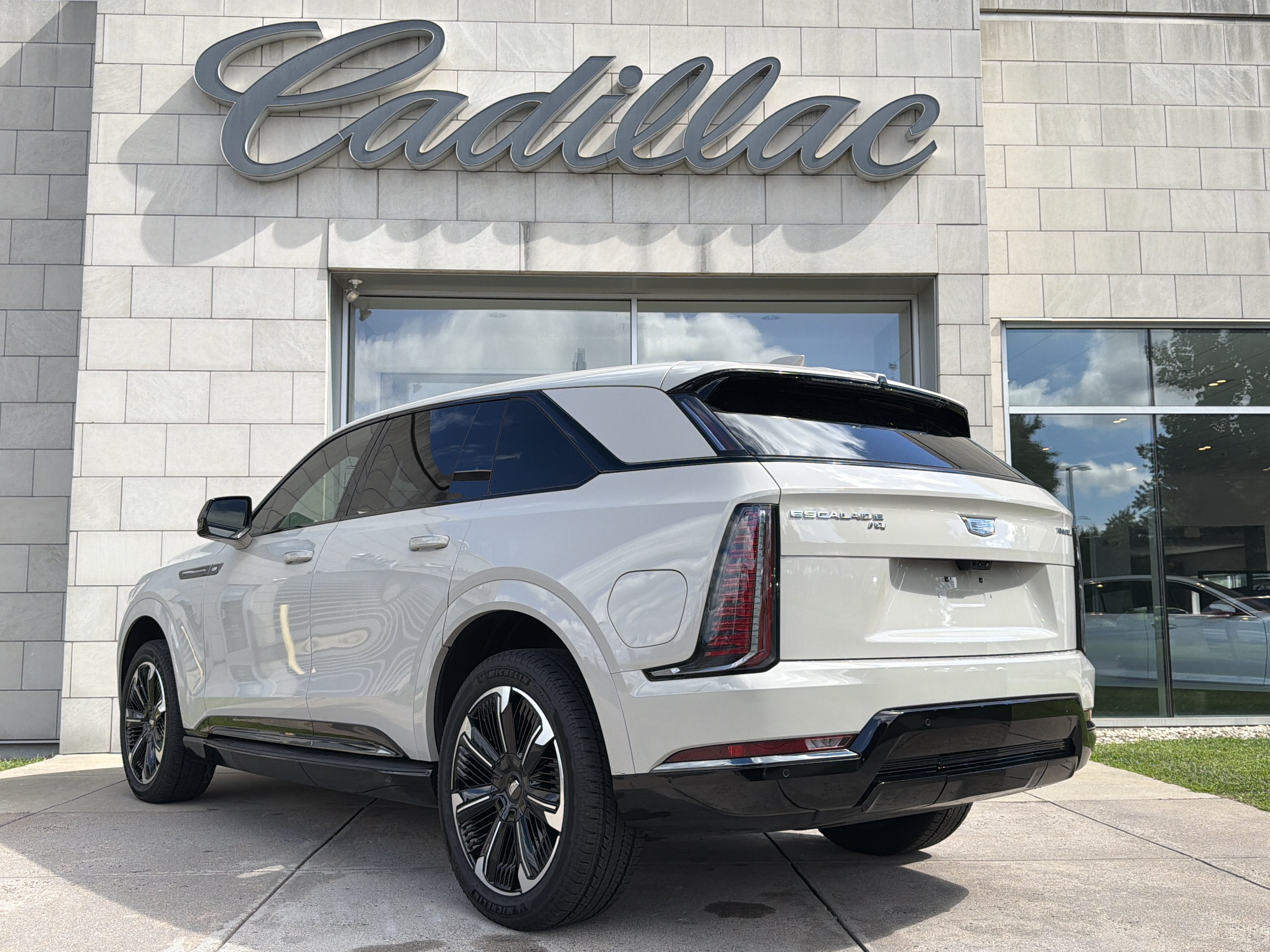 2026 Cadillac ESCALADE IQ Premium Sport