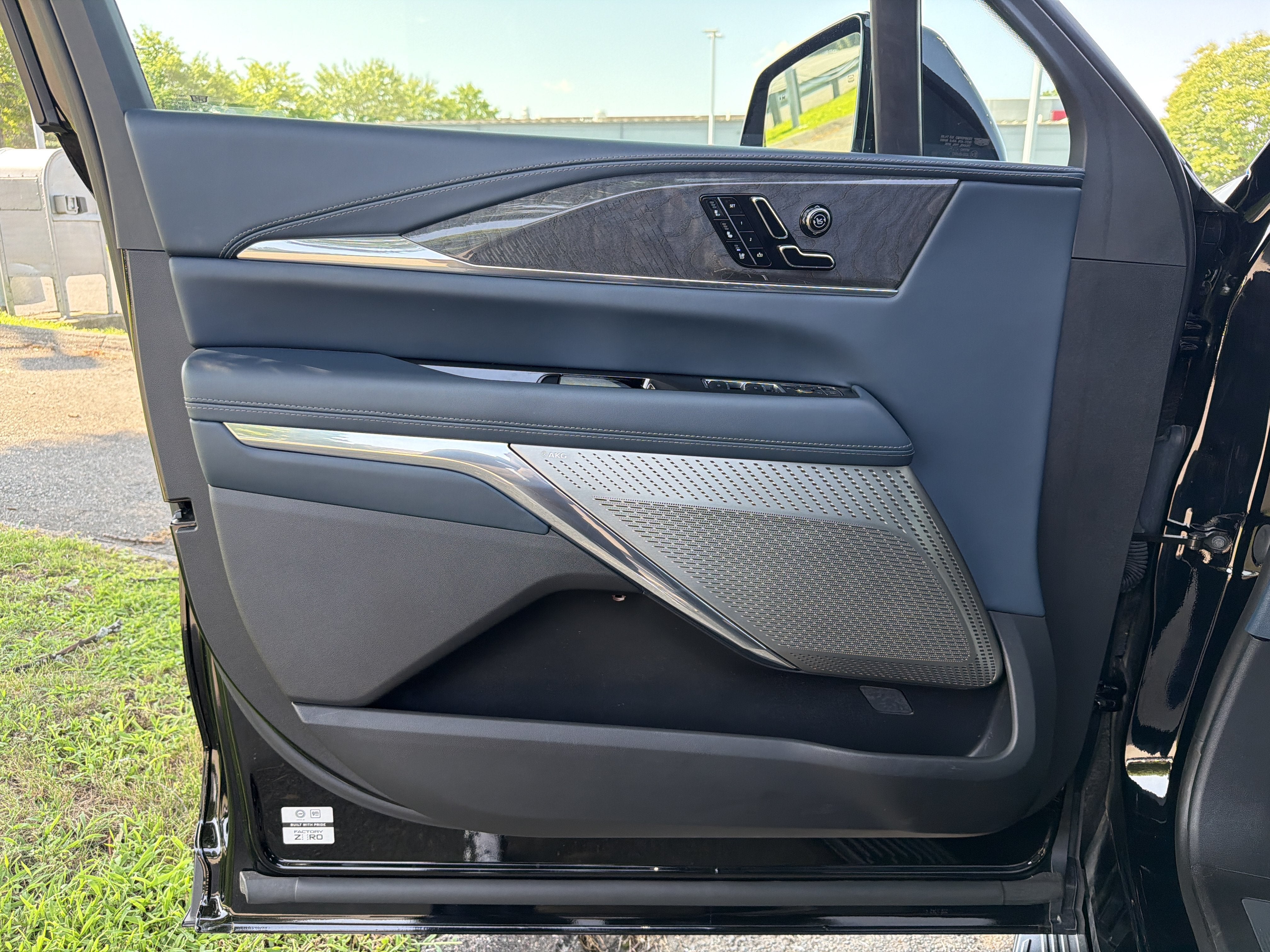 2025 Cadillac ESCALADE IQ Sport 2
