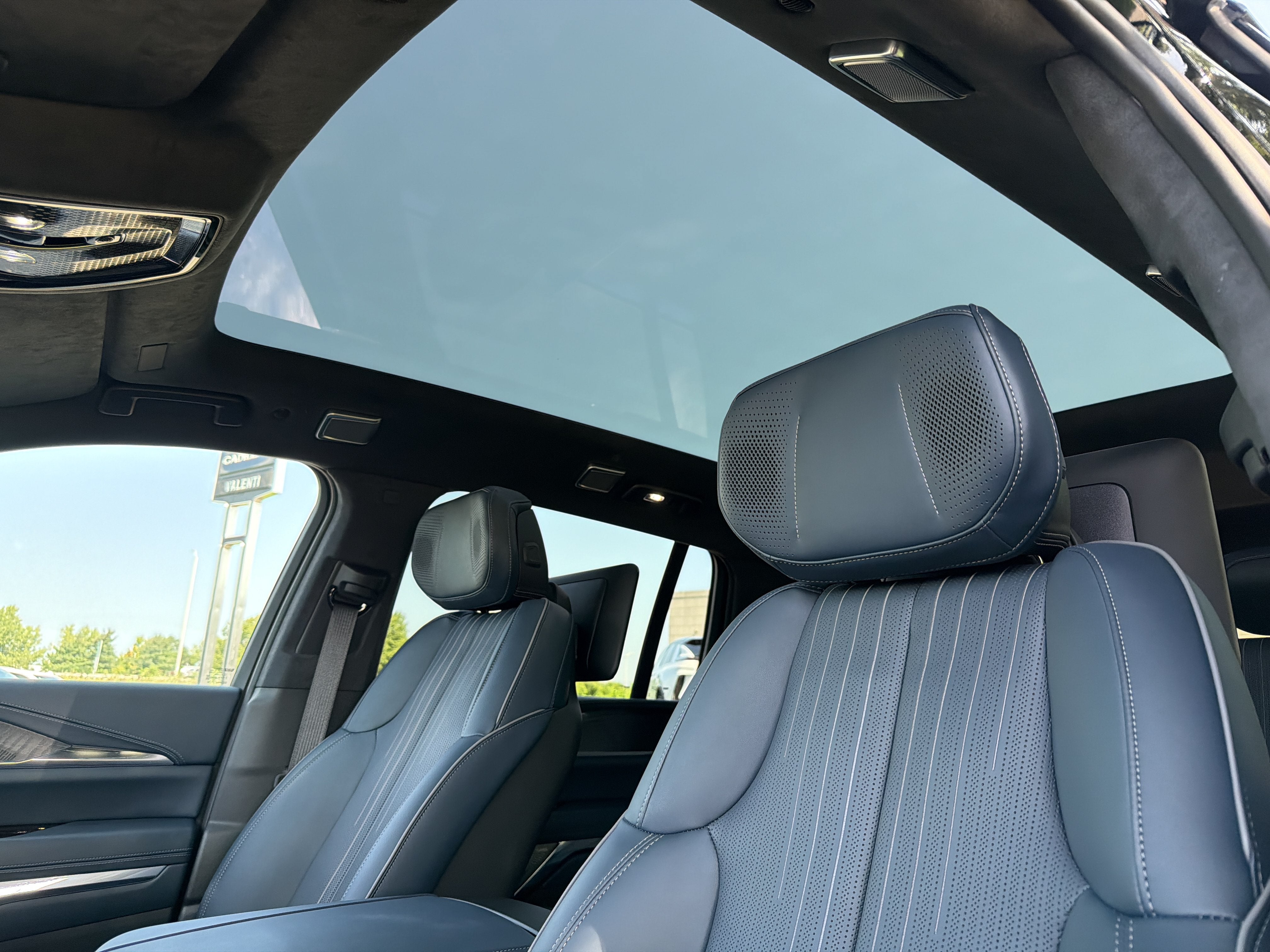 2025 Cadillac ESCALADE IQ Sport 2