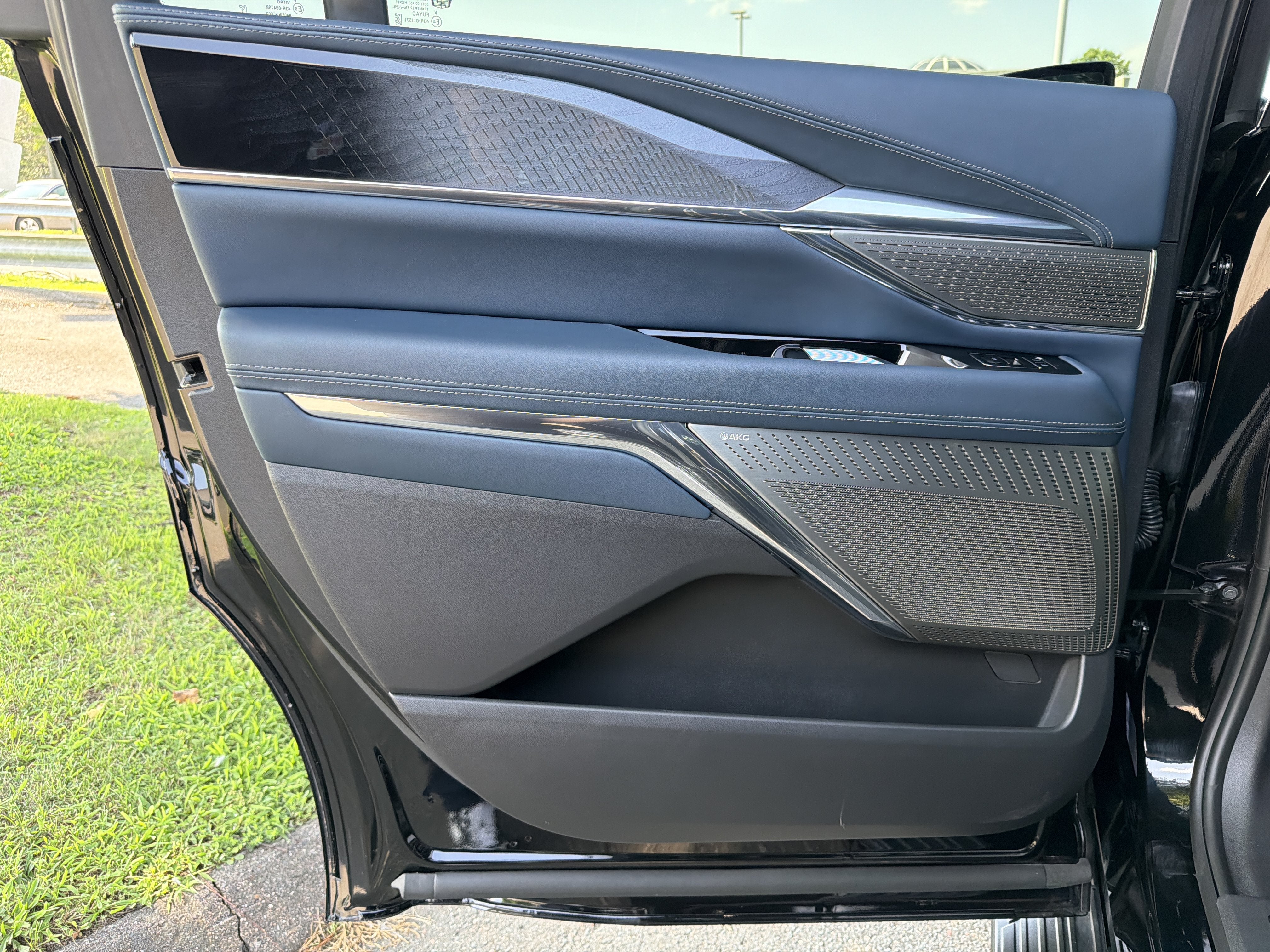 2025 Cadillac ESCALADE IQ Sport 2