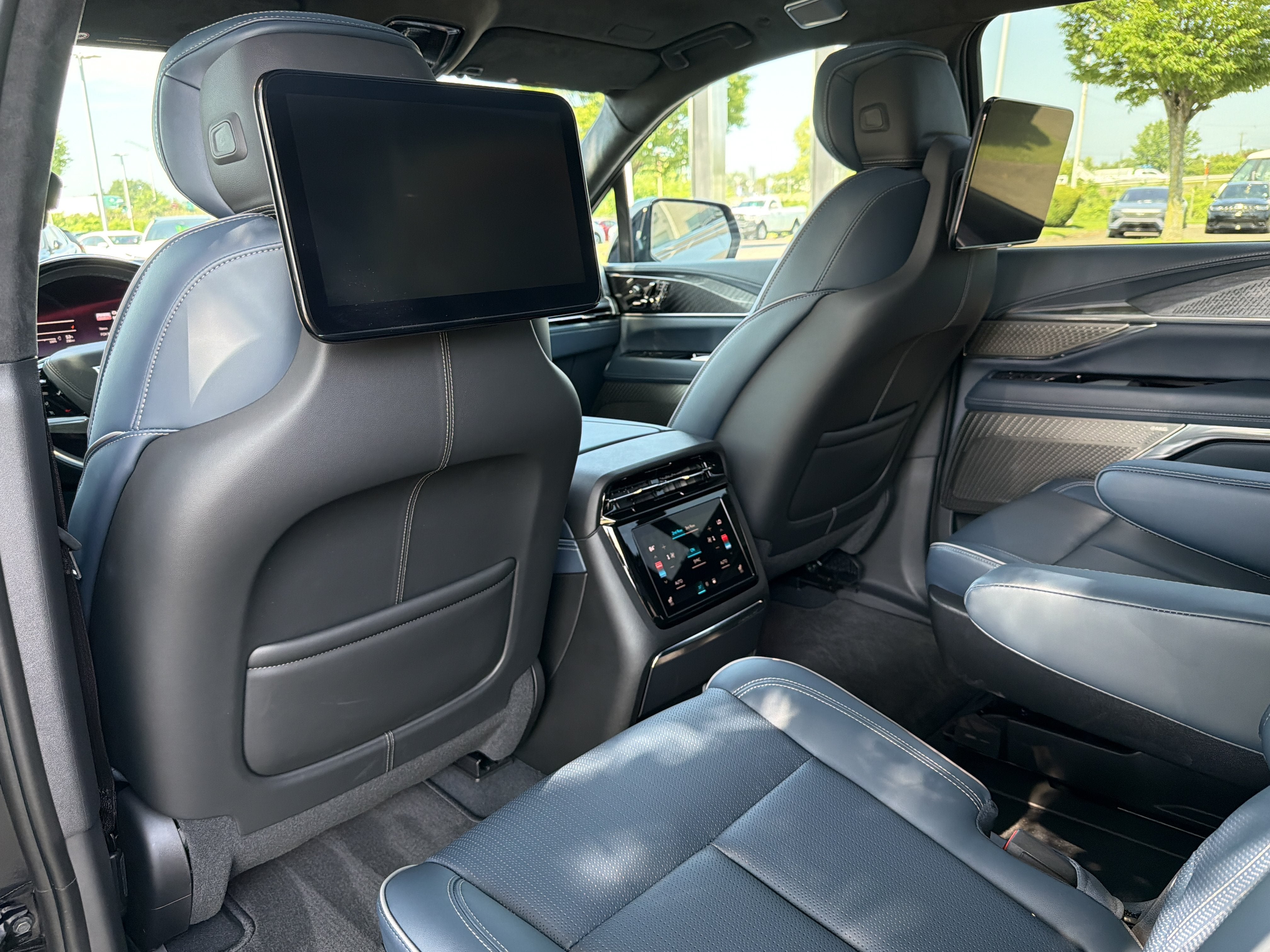 2025 Cadillac ESCALADE IQ Sport 2