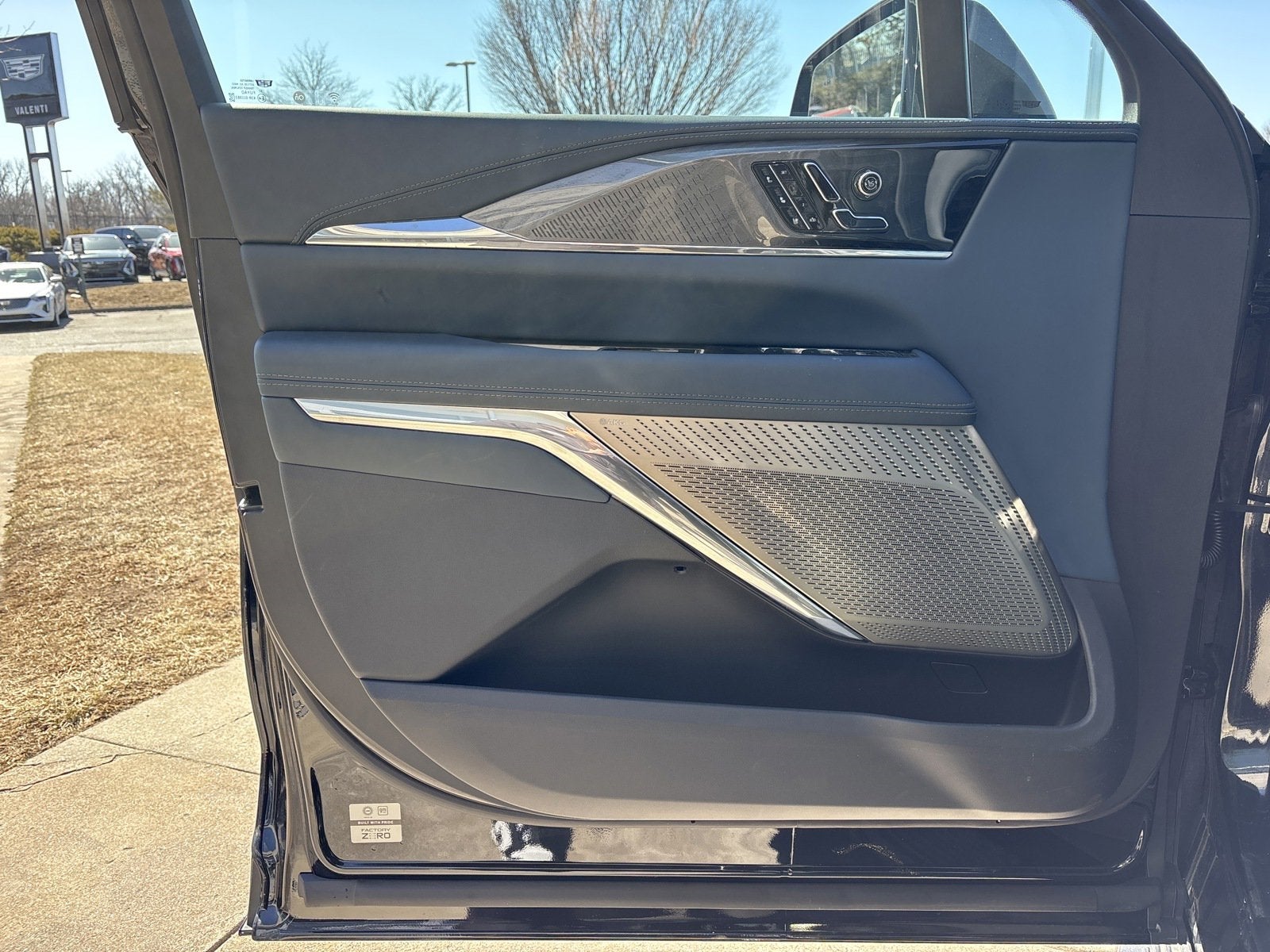 2025 Cadillac ESCALADE IQ Sport 2