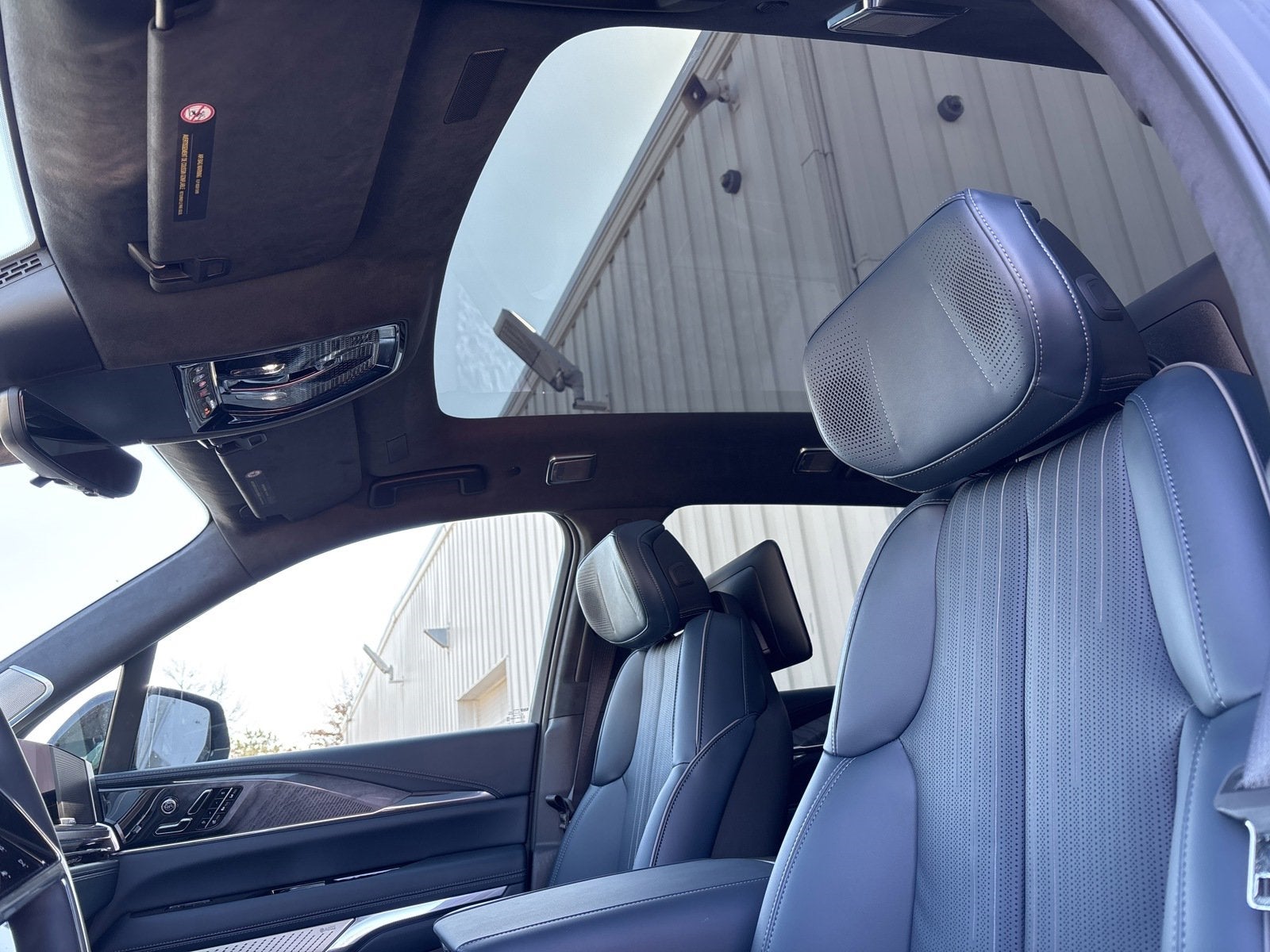 2025 Cadillac ESCALADE IQ Sport 2