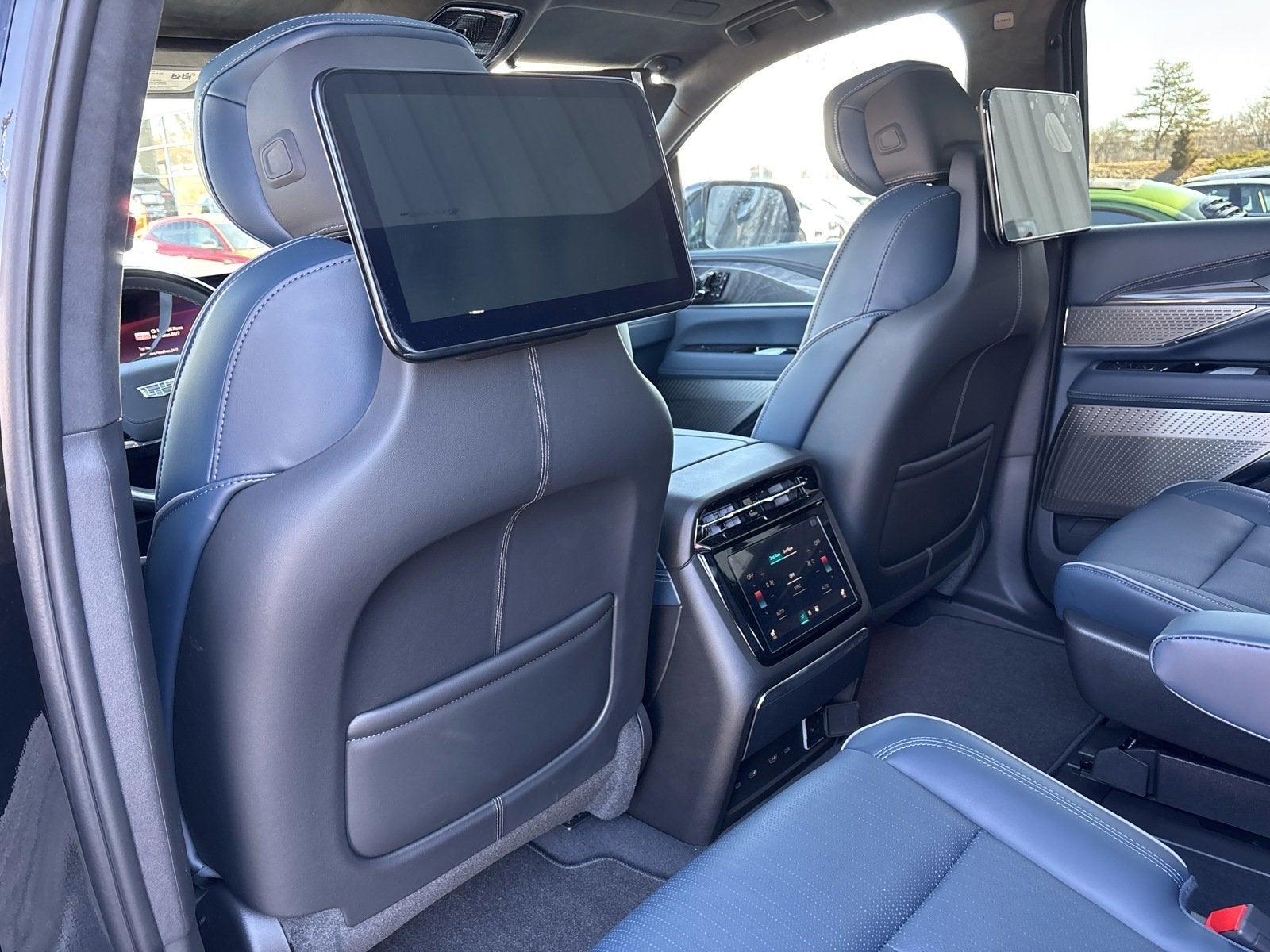 2025 Cadillac ESCALADE IQ Sport 2