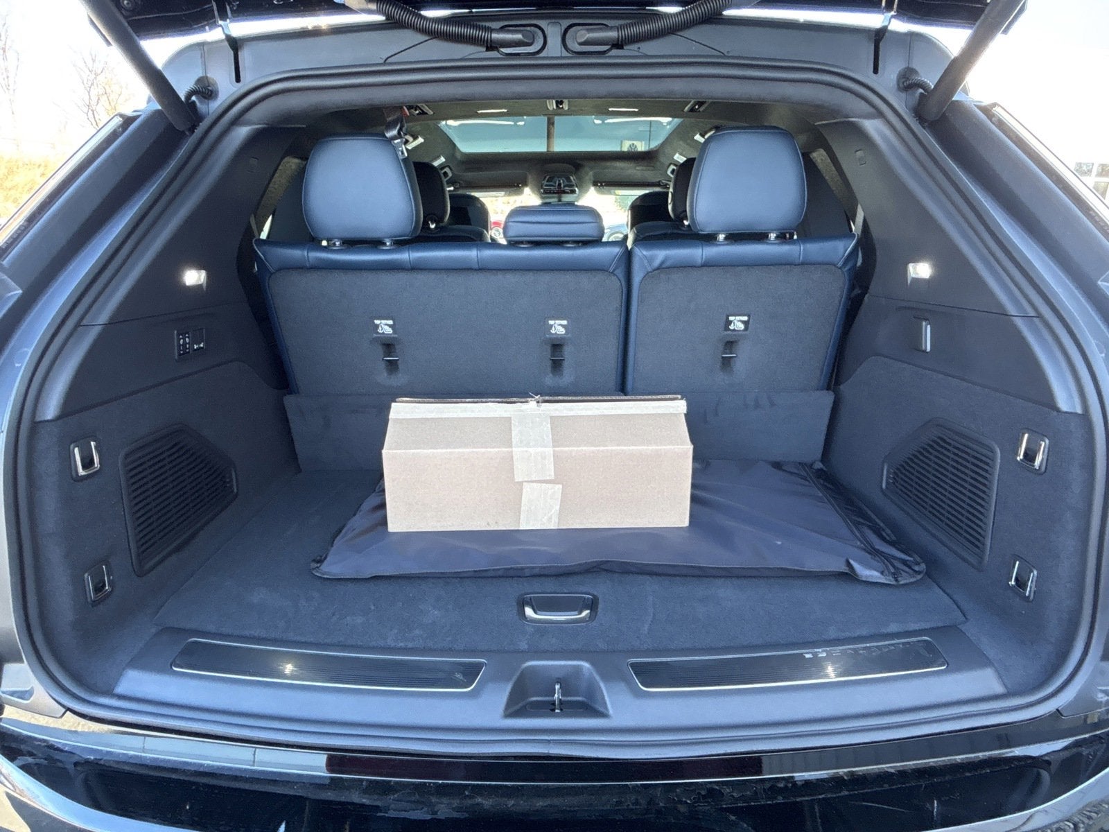 2025 Cadillac ESCALADE IQ Sport 2