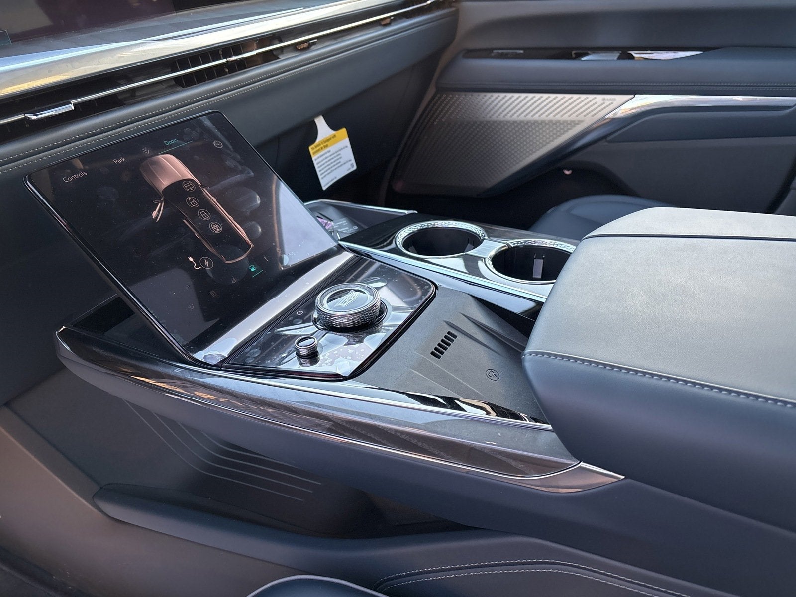 2025 Cadillac ESCALADE IQ Sport 2