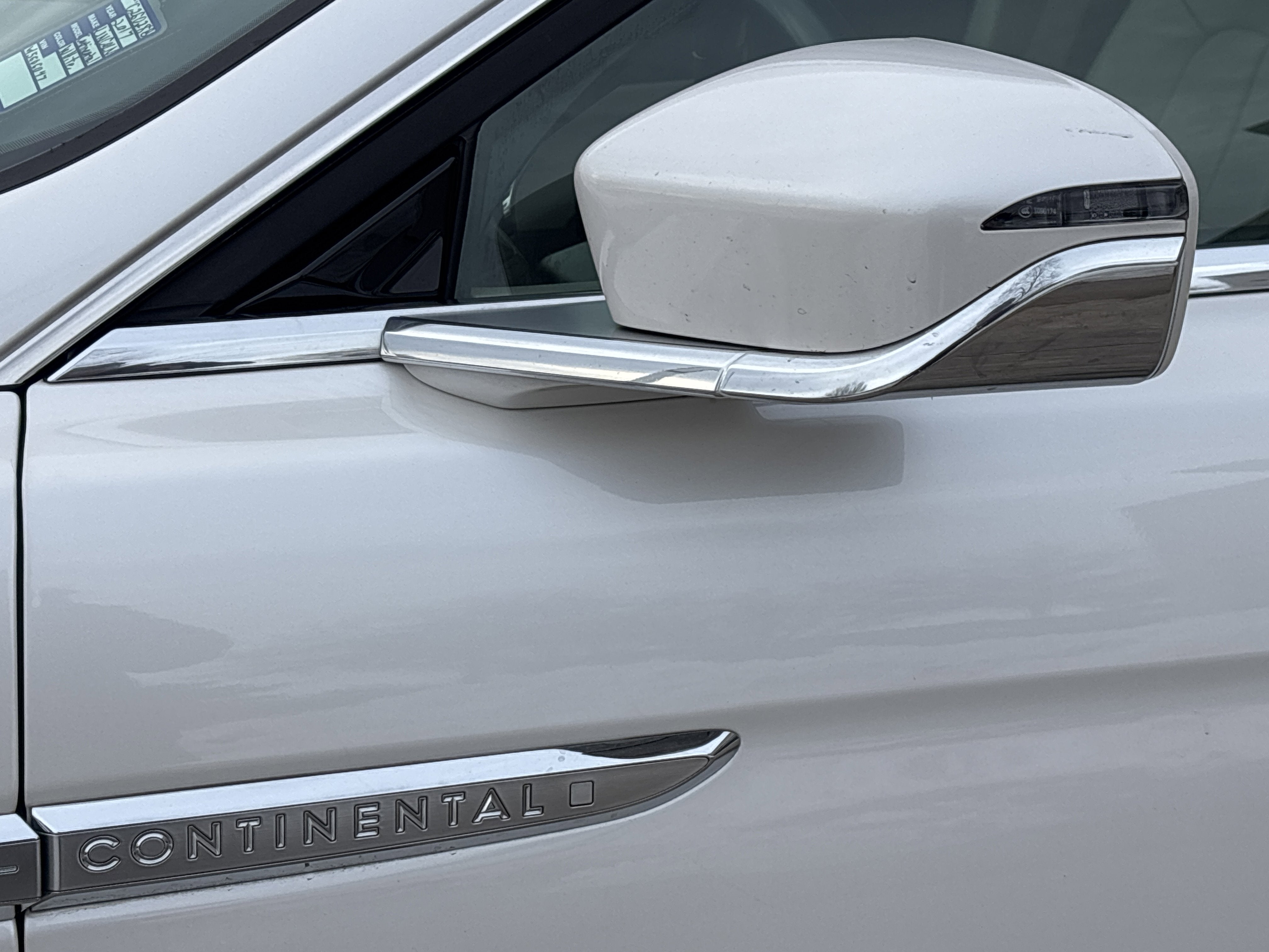 2017 Lincoln Continental Select