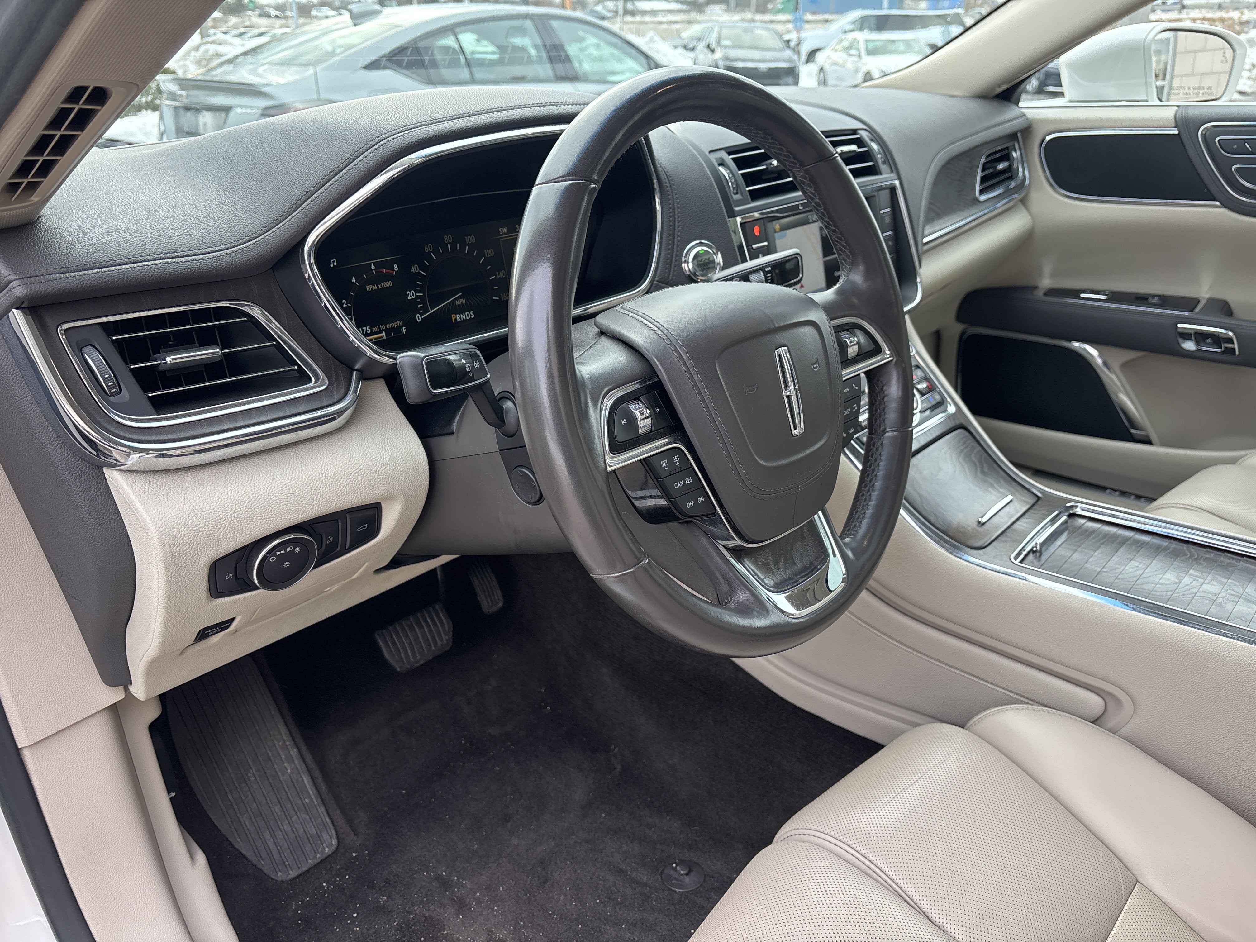 2017 Lincoln Continental Select