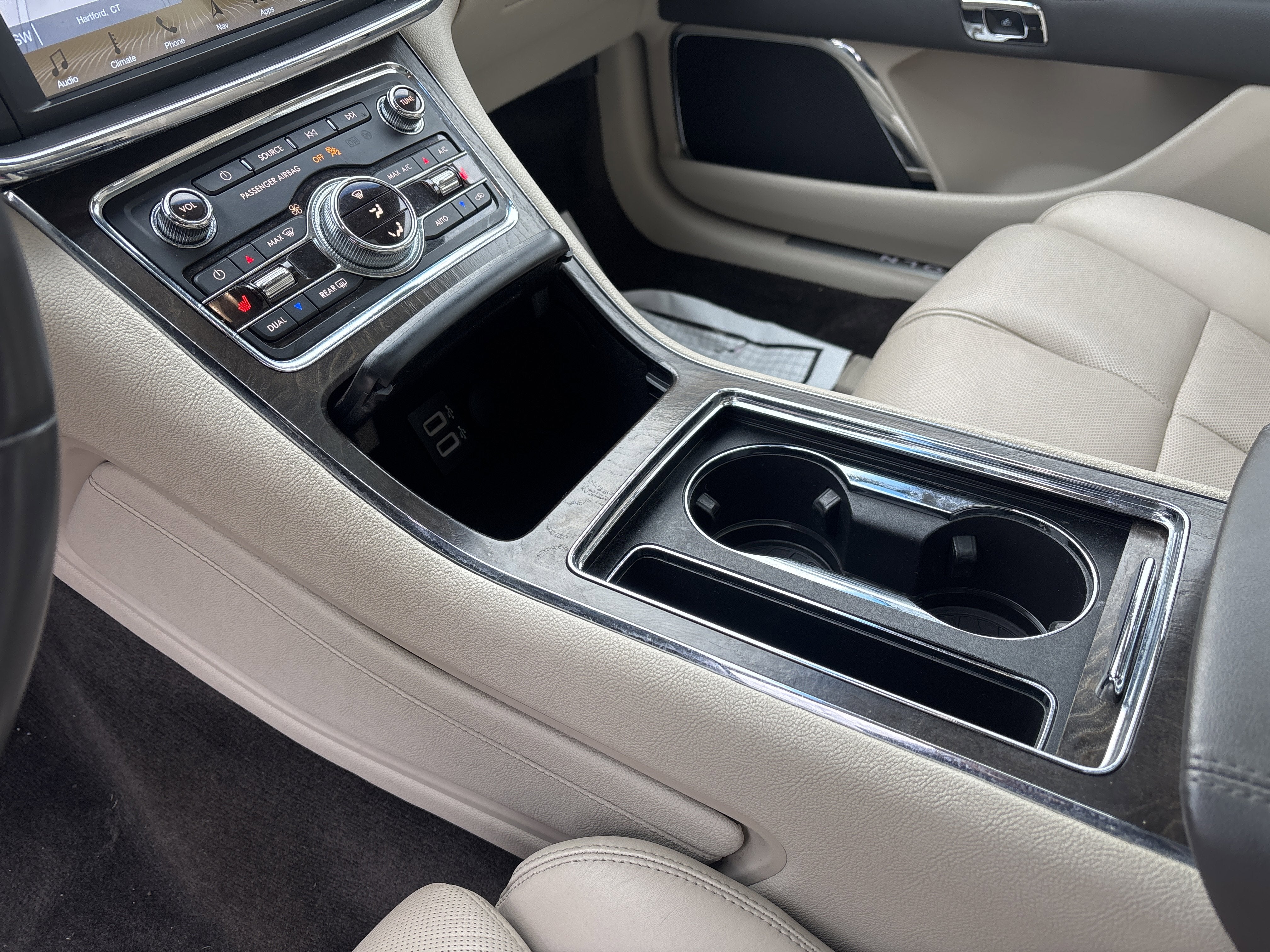 2017 Lincoln Continental Select