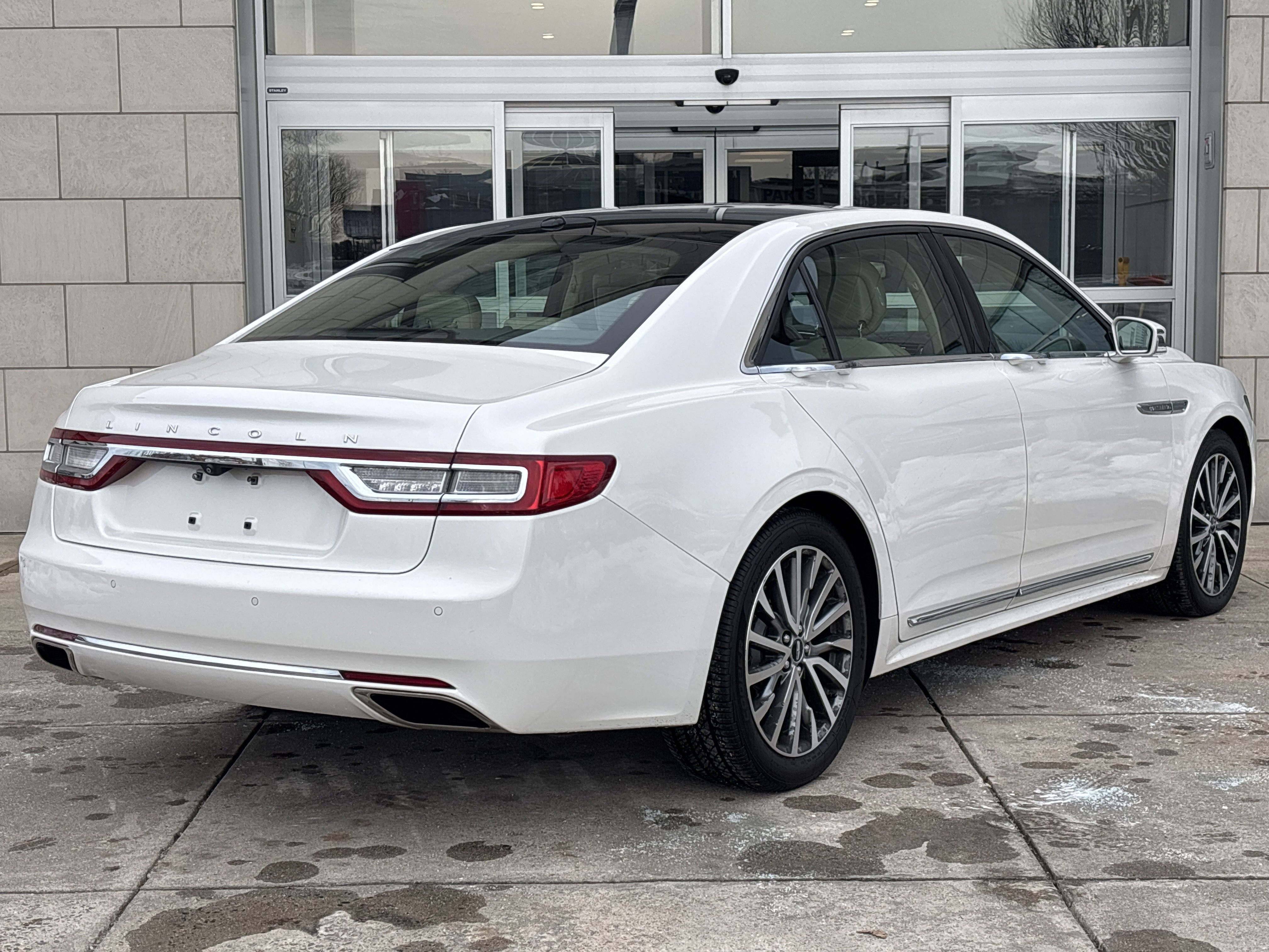 2017 Lincoln Continental Select