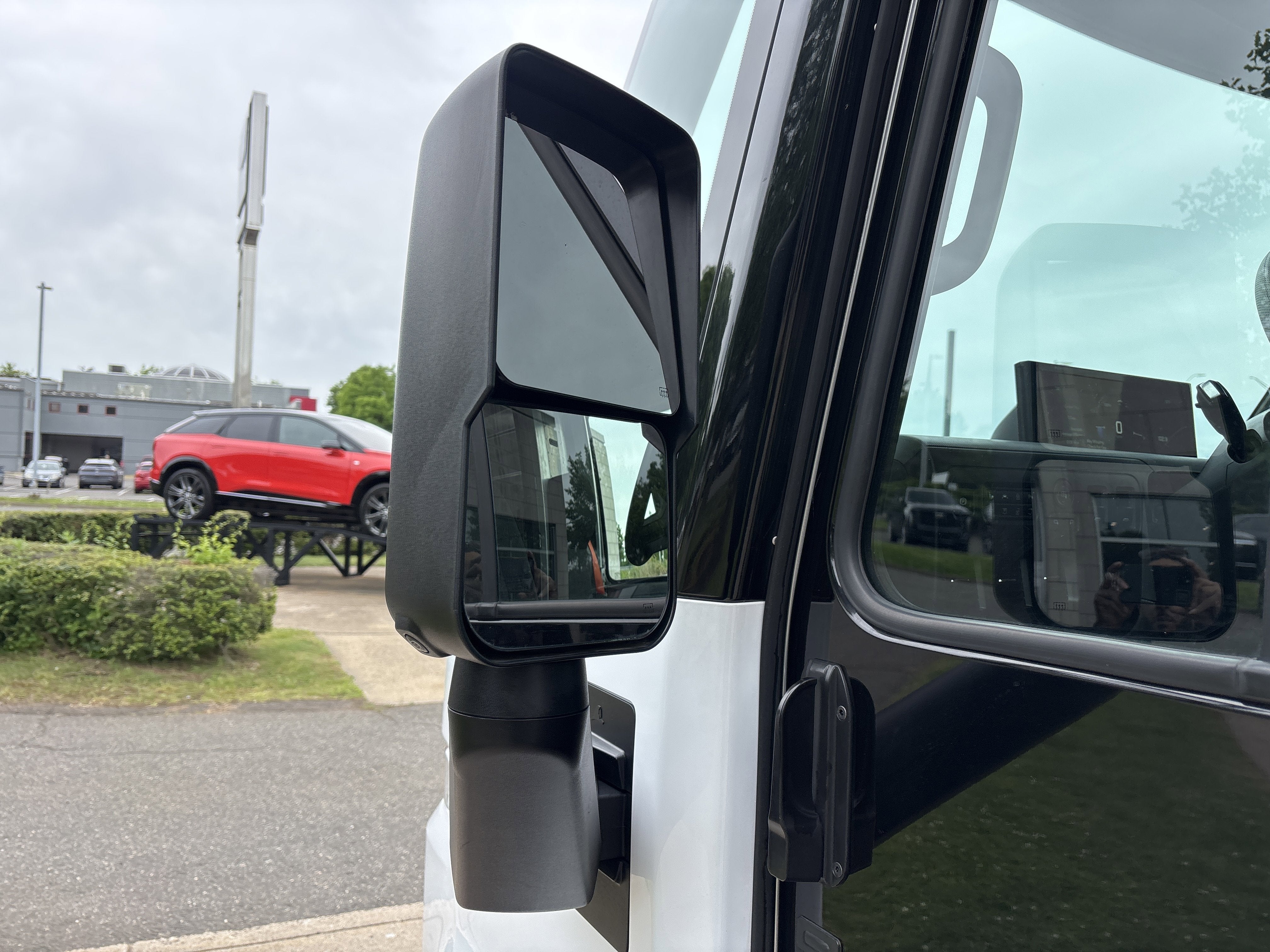 2024 BrightDrop Zevo 400 EJY