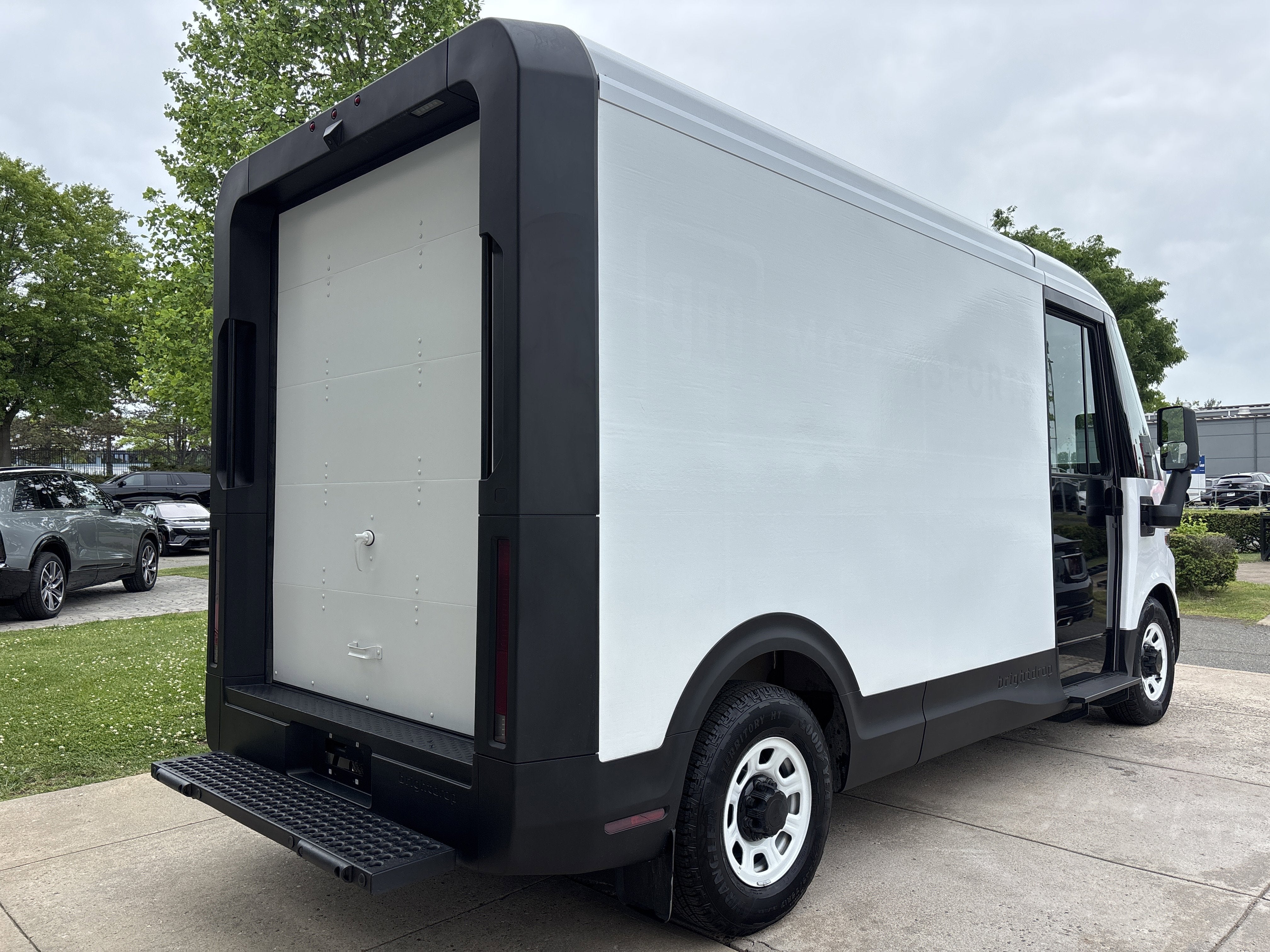 2024 BrightDrop Zevo 400 EJY