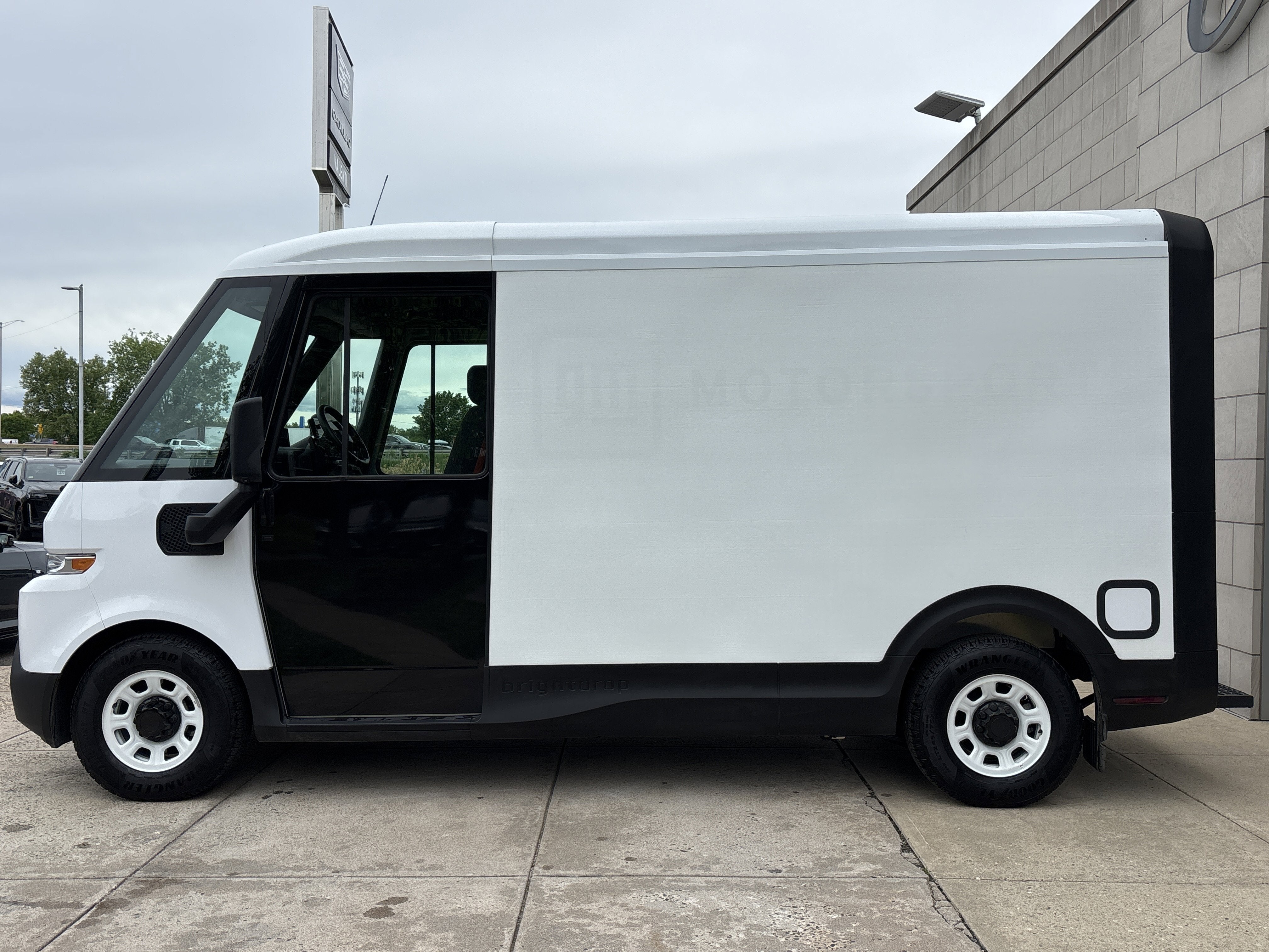 2024 BrightDrop Zevo 400 EJY