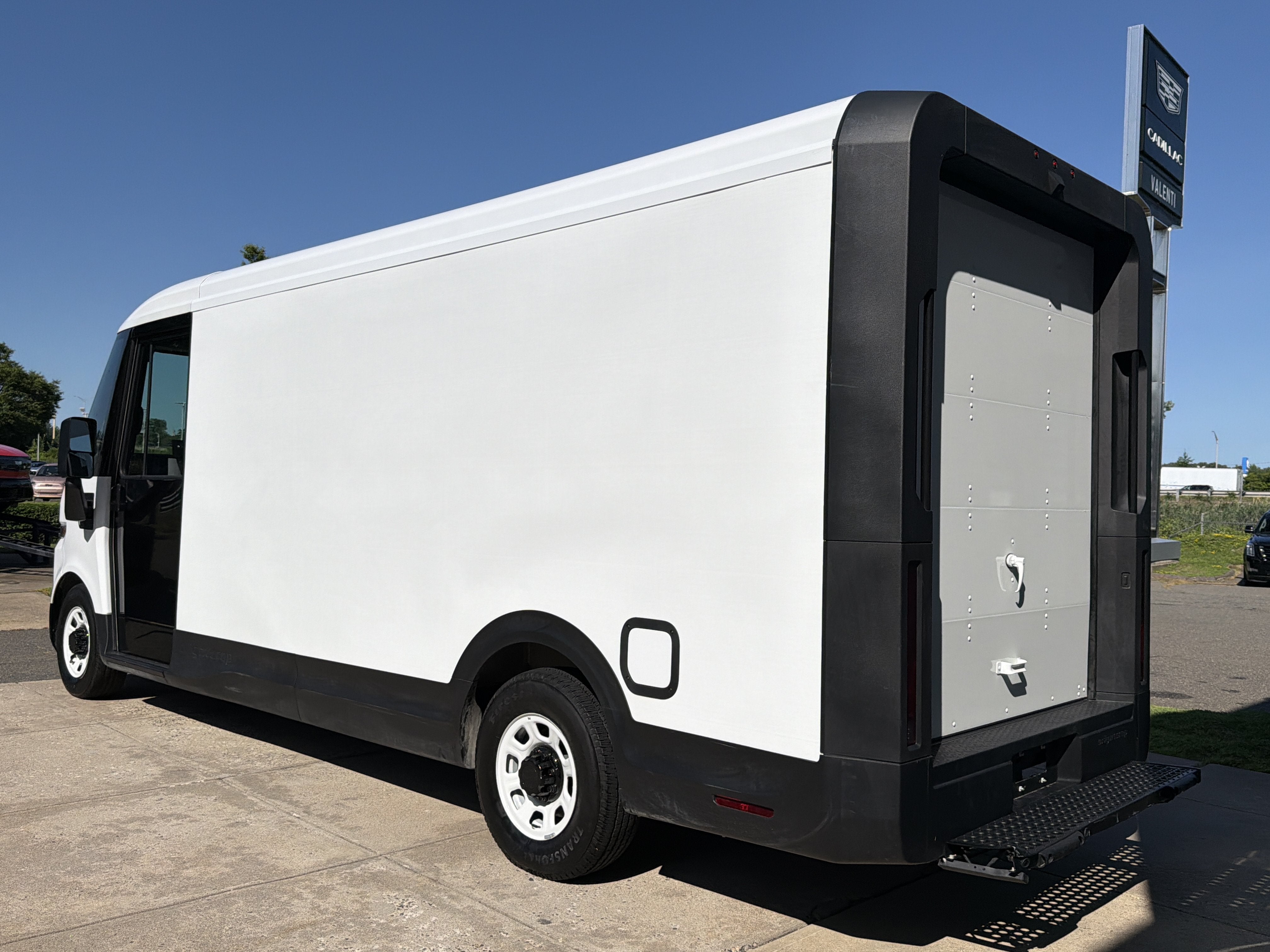 2024 BrightDrop Zevo 600 EJY