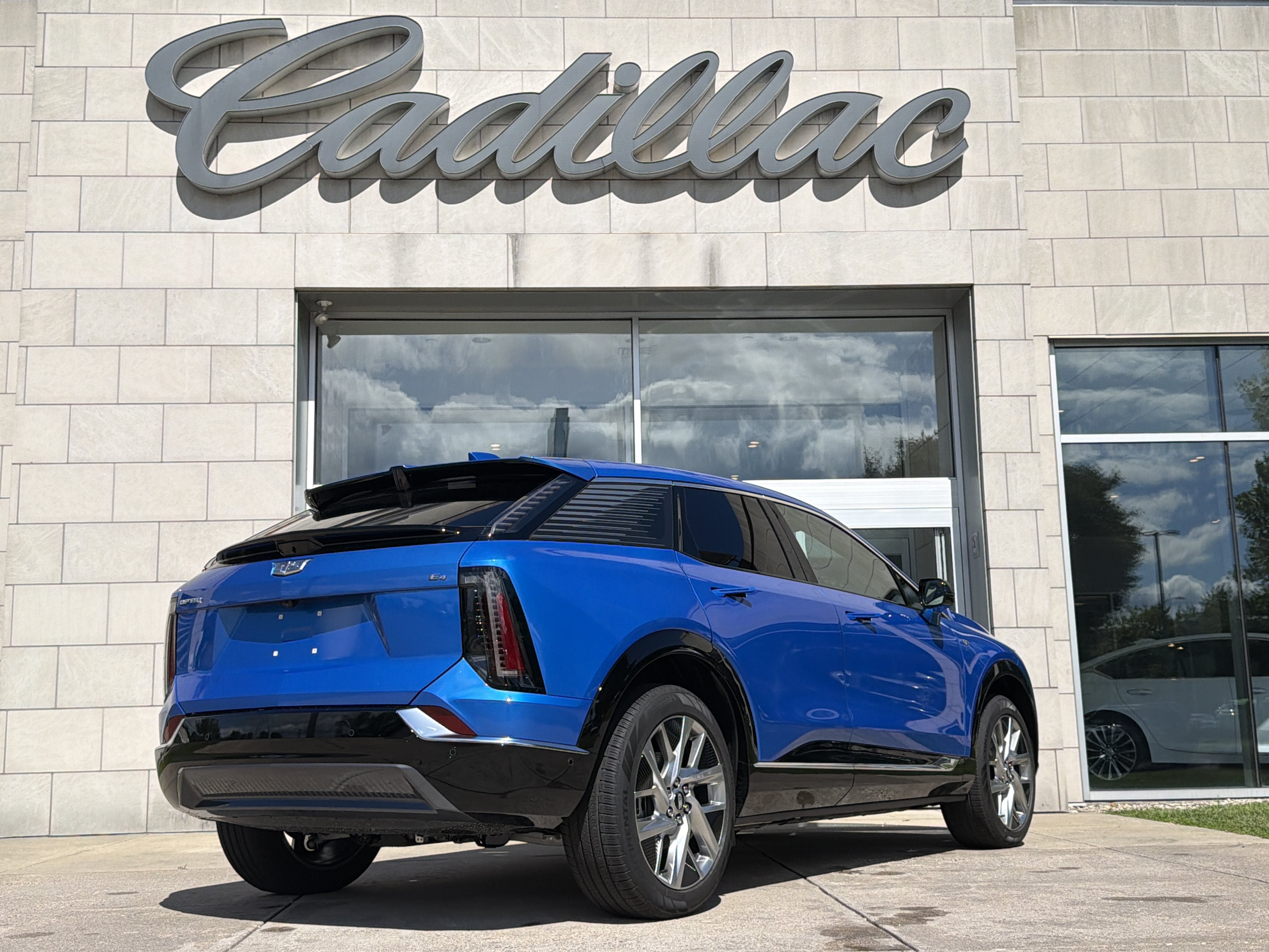 2027 Cadillac OPTIQ Luxury