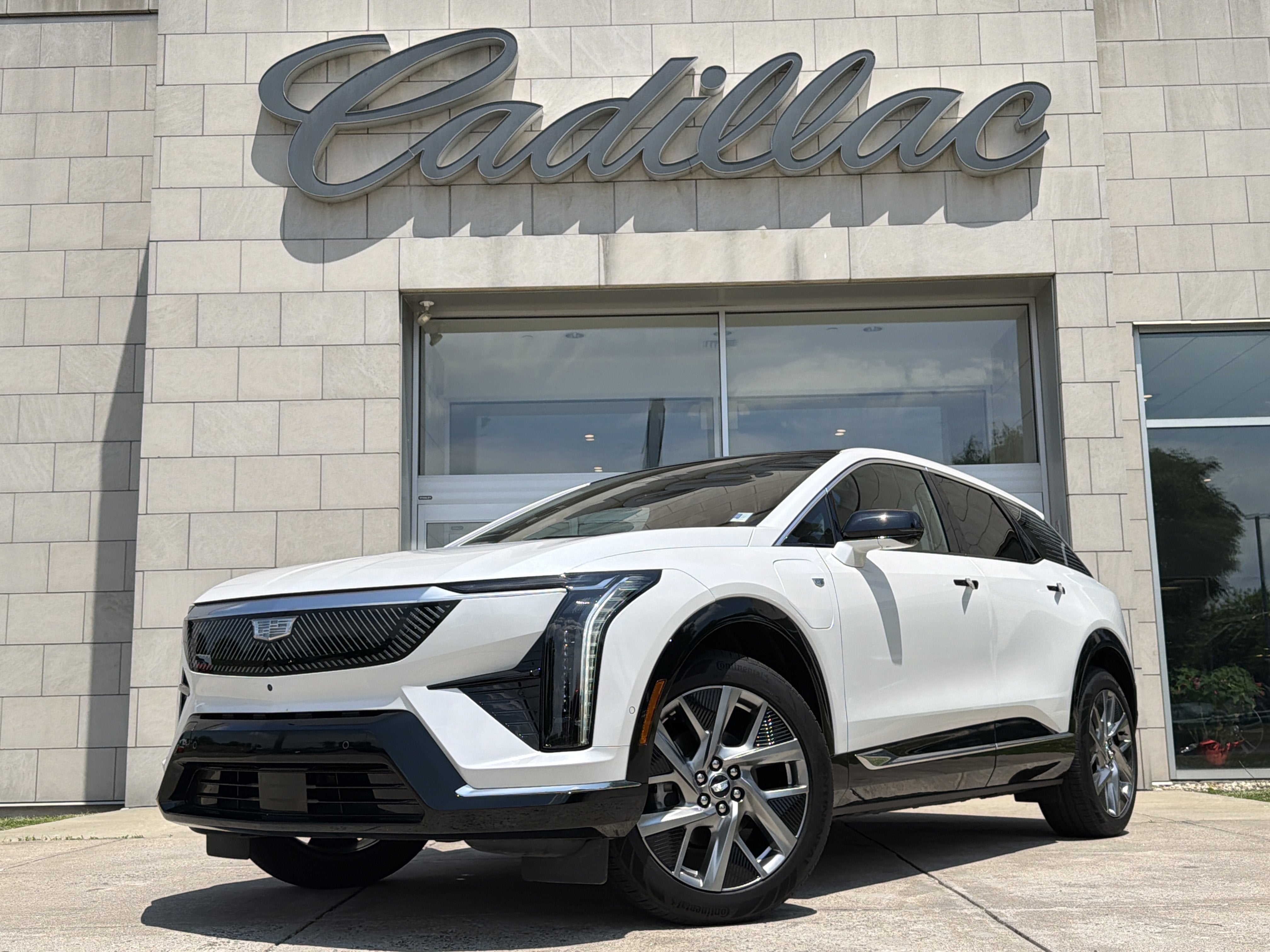2025 Cadillac OPTIQ Luxury 1