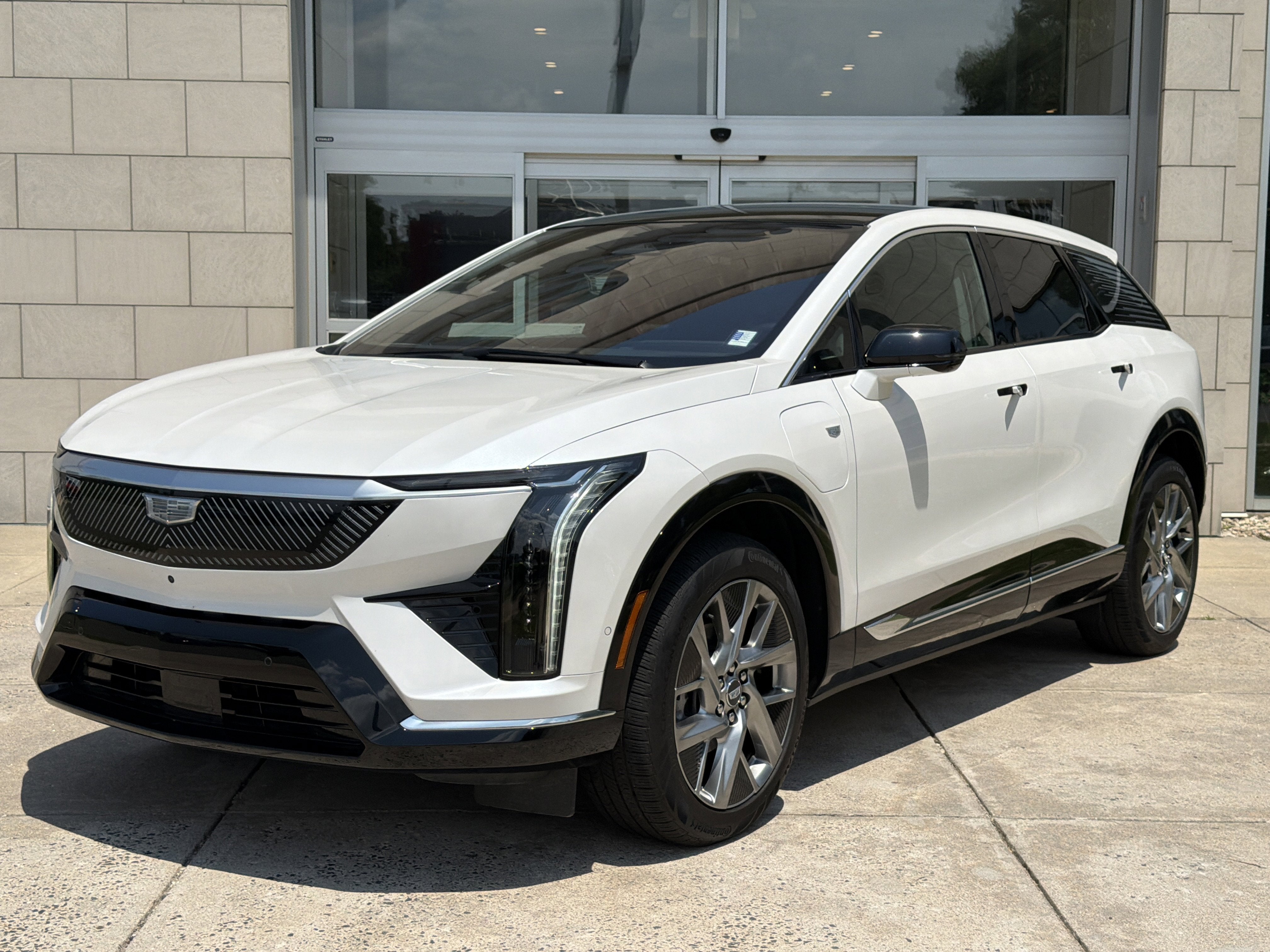2025 Cadillac OPTIQ Luxury 1