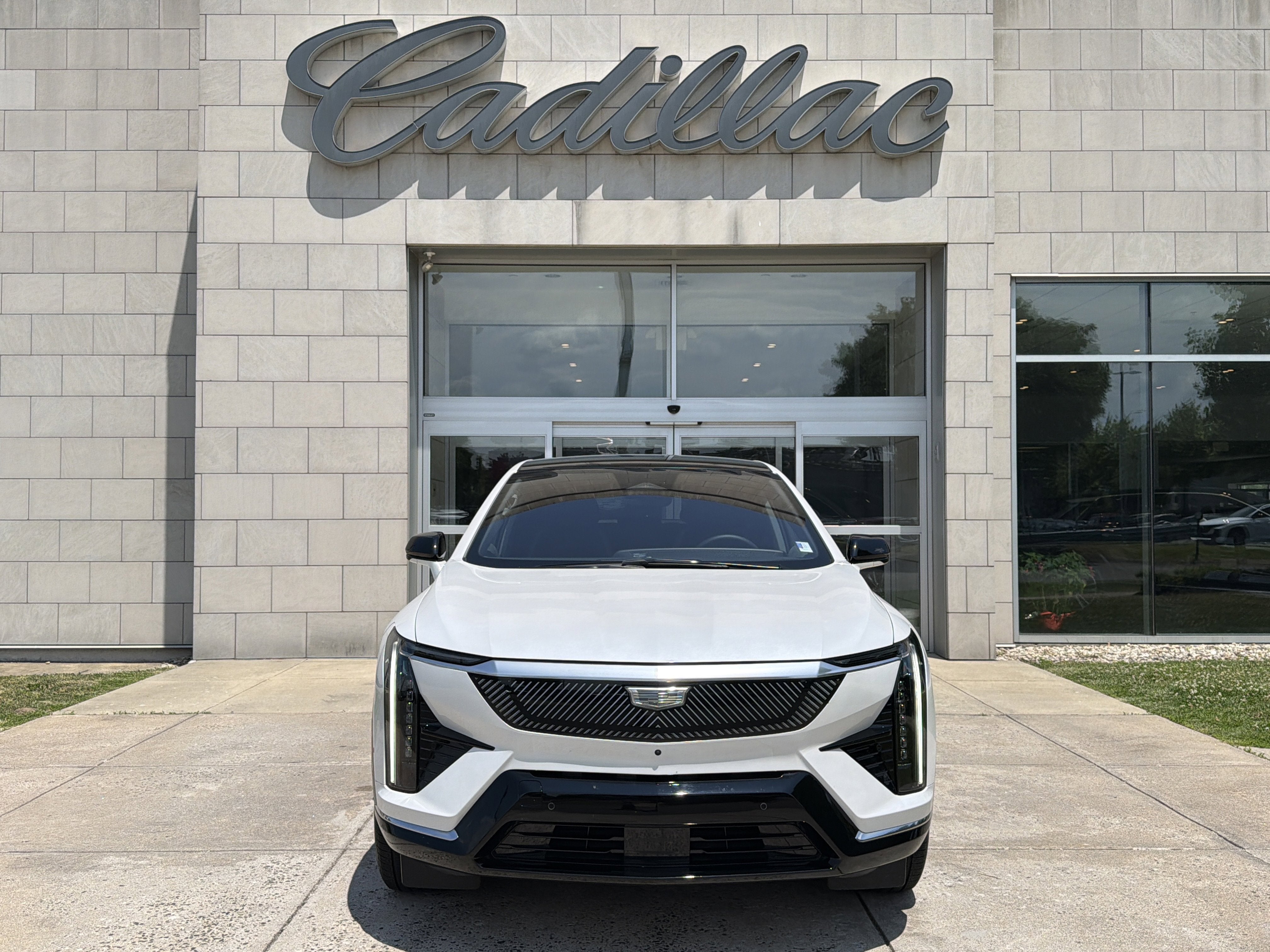 2025 Cadillac OPTIQ Luxury 1