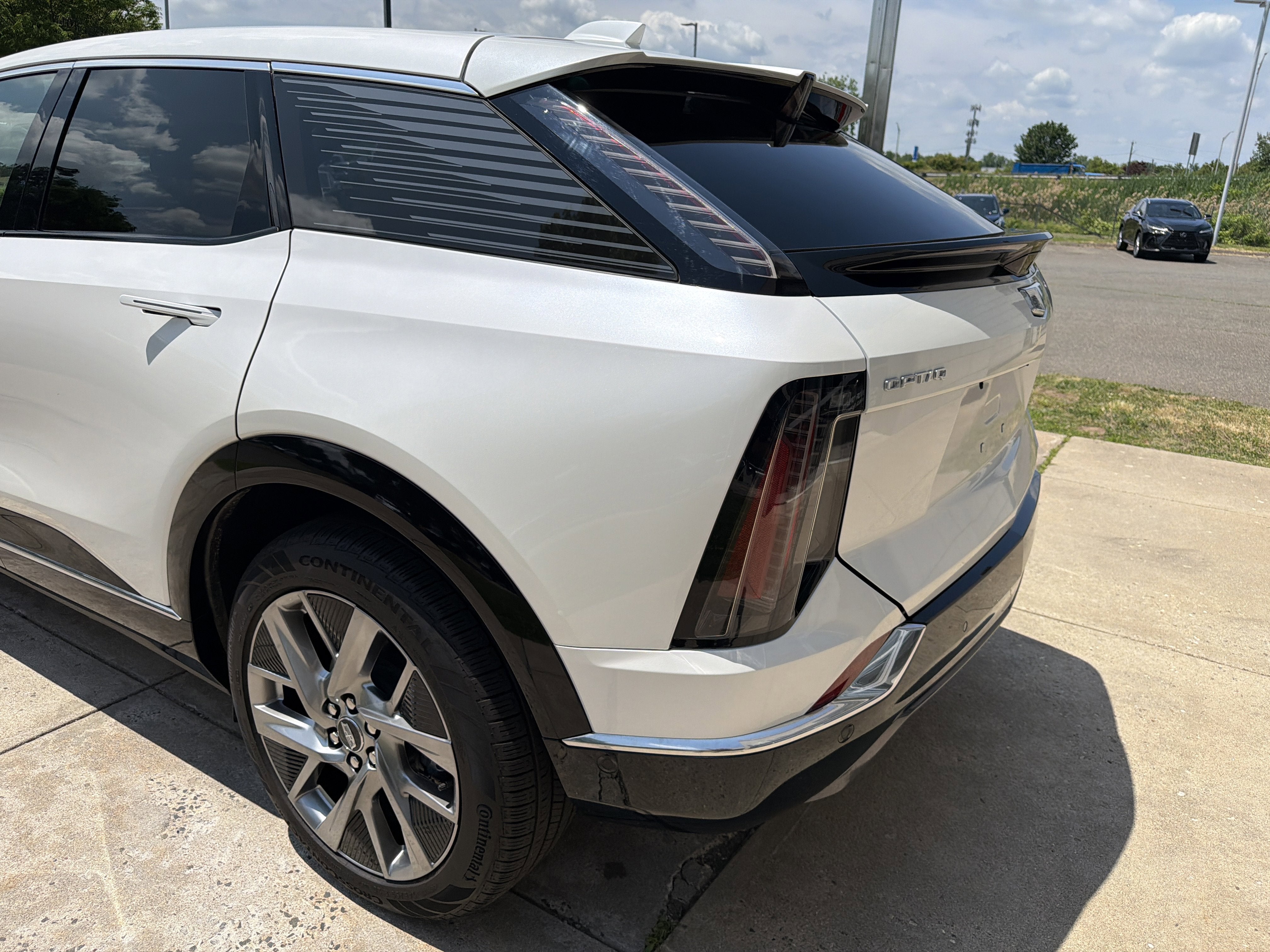 2025 Cadillac OPTIQ Luxury 1