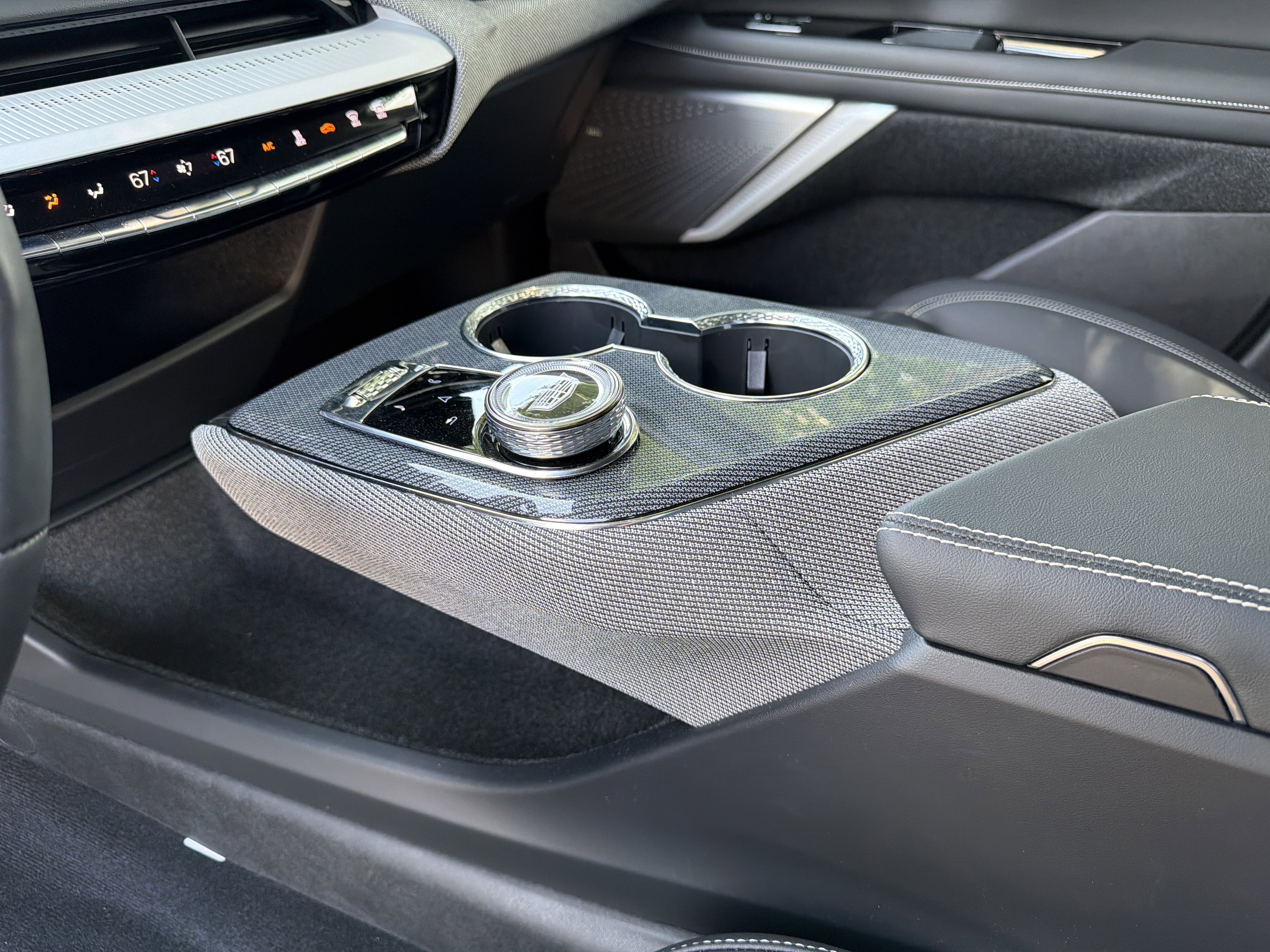 2025 Cadillac OPTIQ Luxury 1