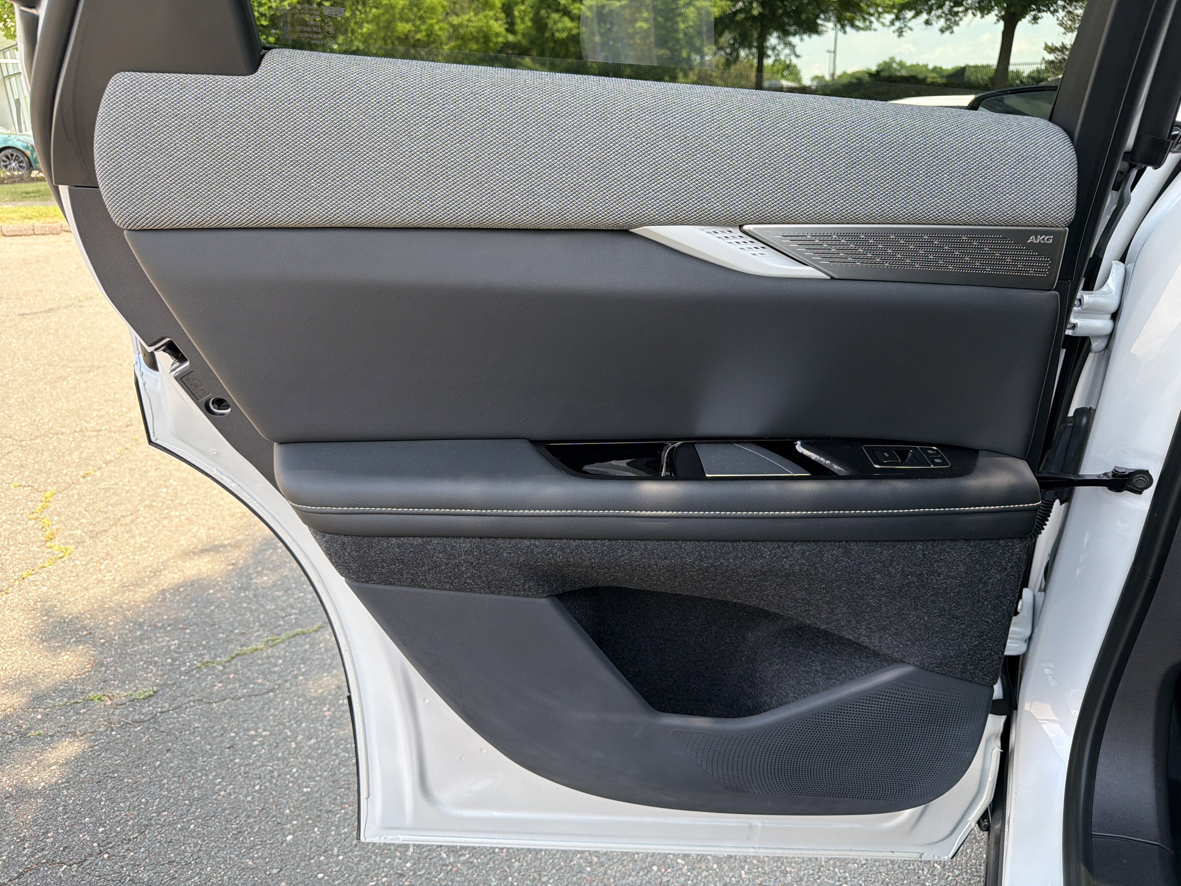 2025 Cadillac OPTIQ Luxury 1