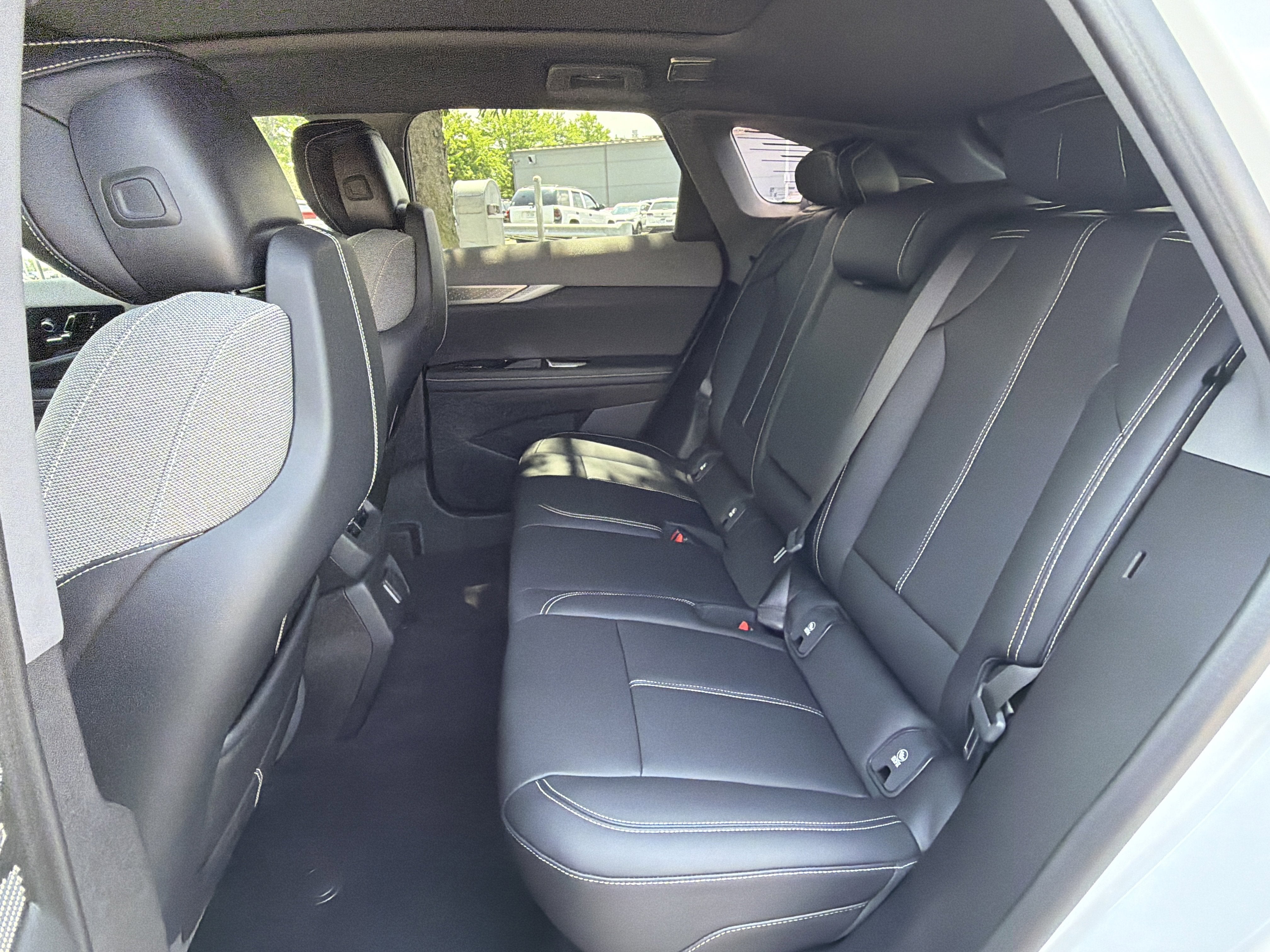 2025 Cadillac OPTIQ Luxury 1