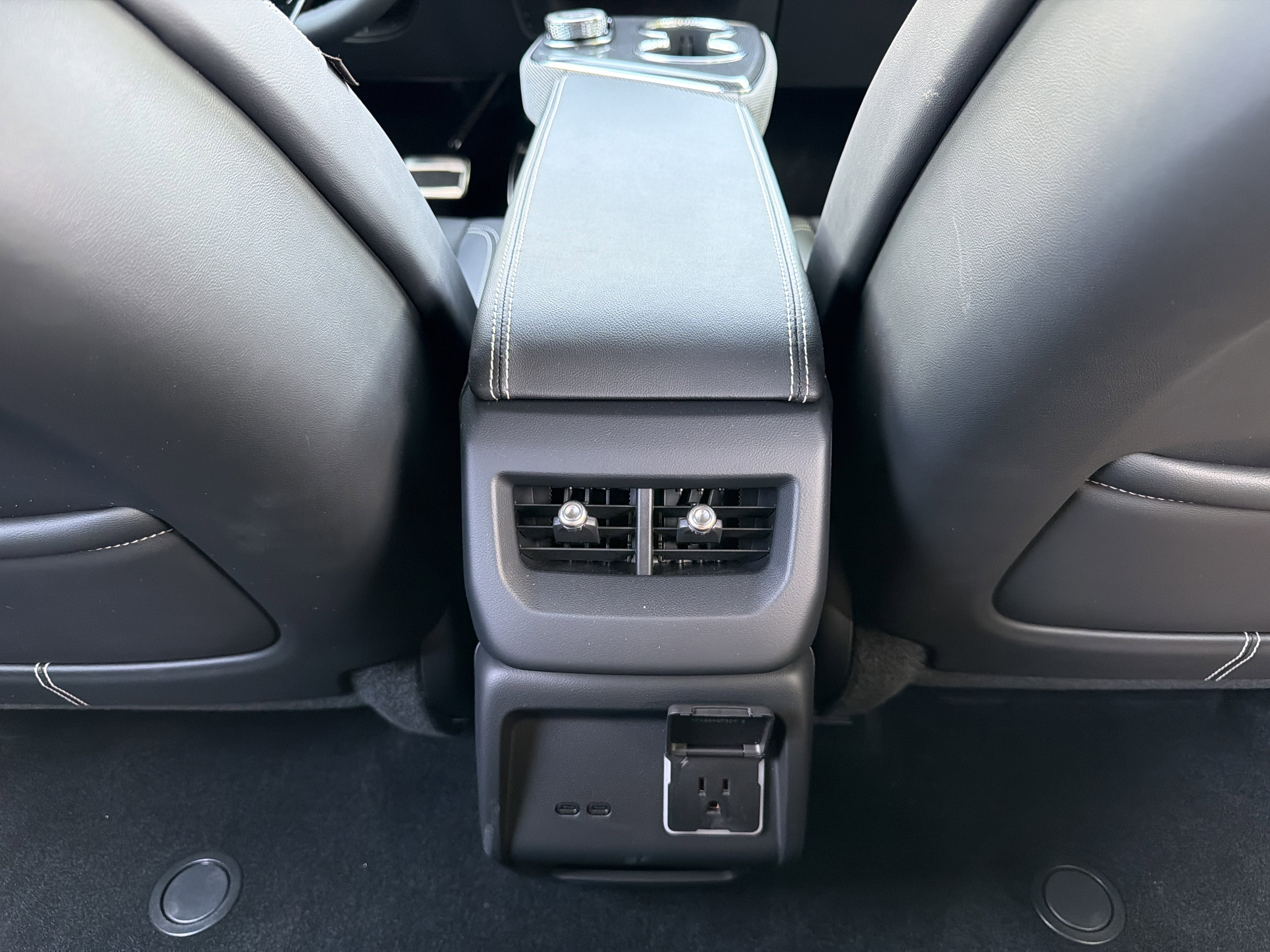 2025 Cadillac OPTIQ Luxury 1